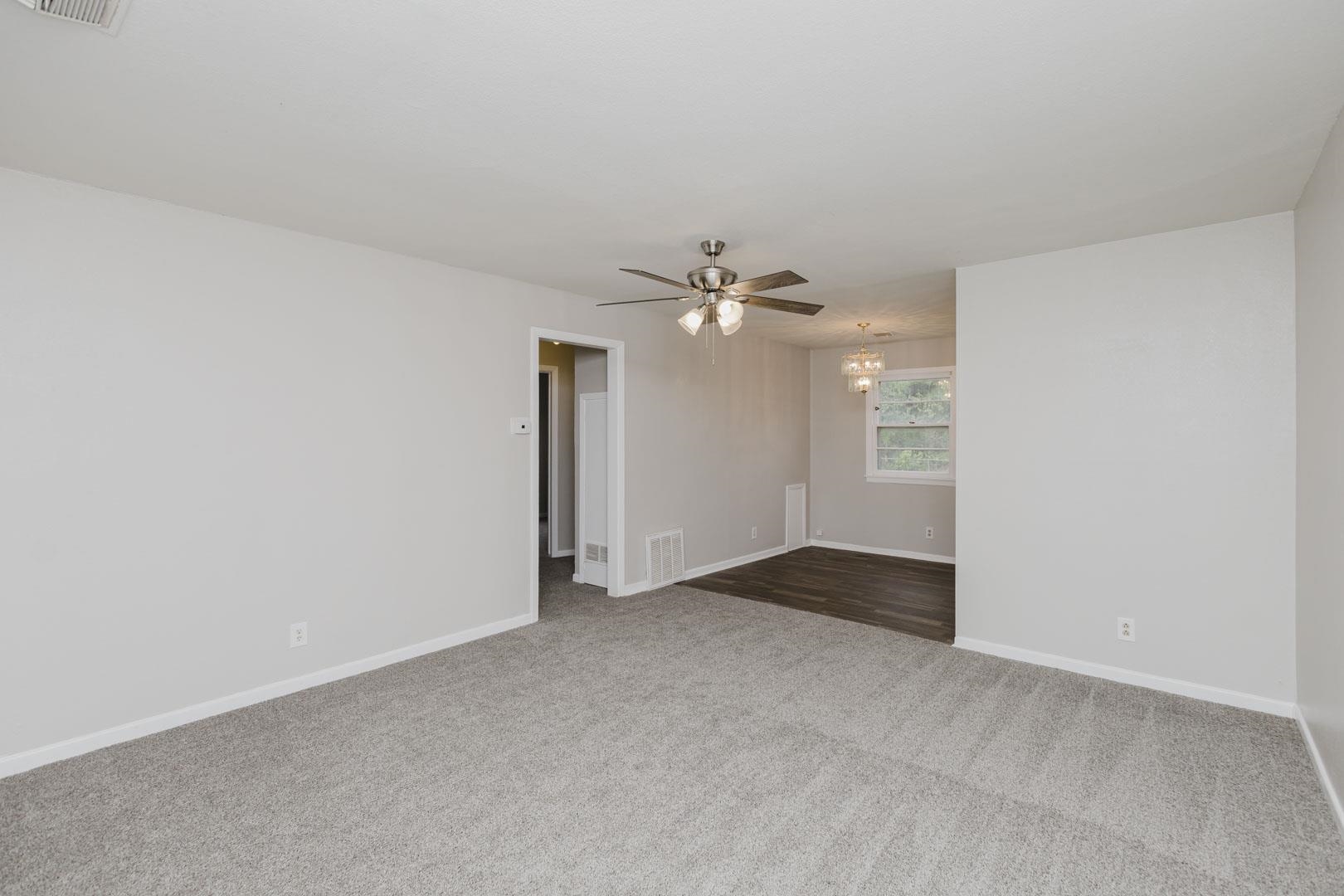 249 N Gow St. Property Photo 2