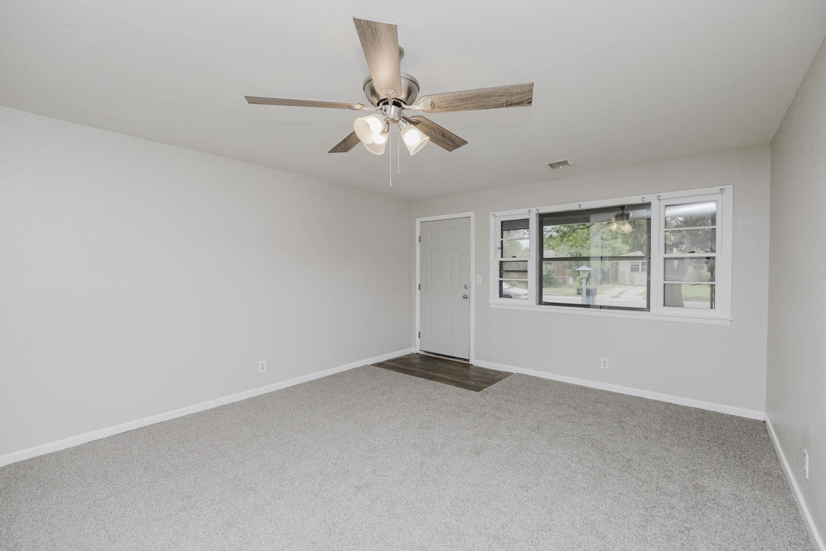 249 N Gow St. Property Photo 3