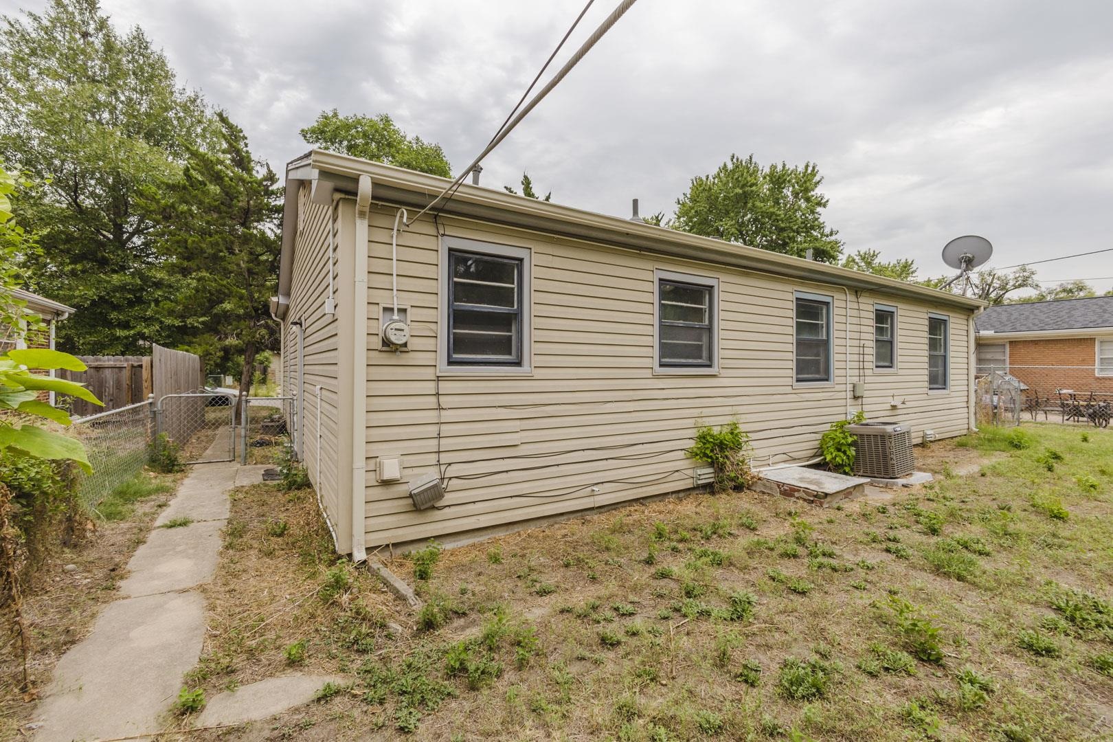 249 N Gow St. Property Photo 22