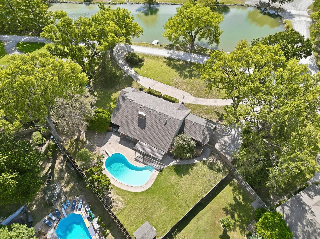 555 S Springlake Lane Property Photo 3