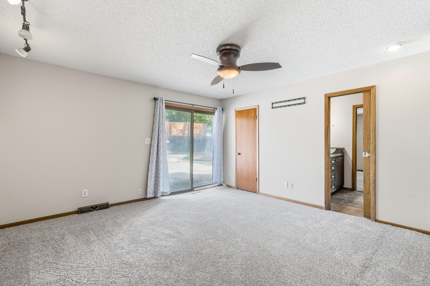 555 S Springlake Lane Property Photo 21