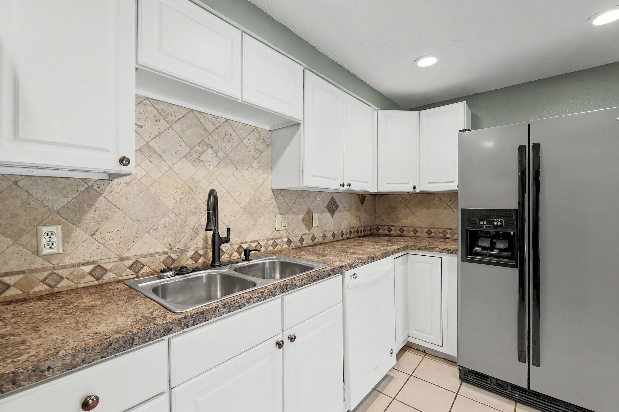 2421 S Yellowstone St #302 Property Photo 15