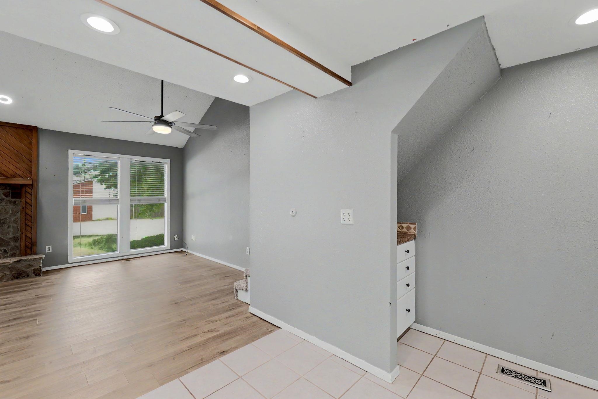 2421 S Yellowstone St #302 Property Photo 17