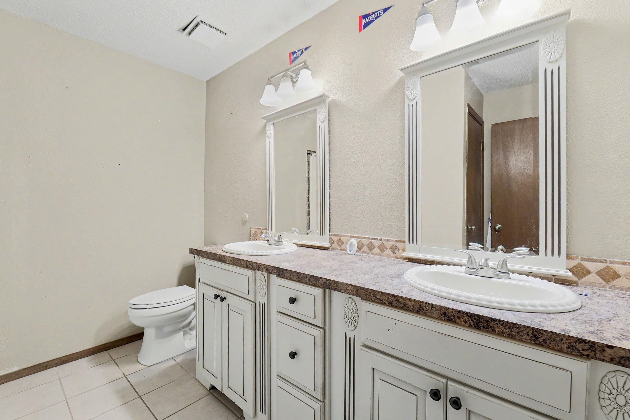 2421 S Yellowstone St #302 Property Photo 25