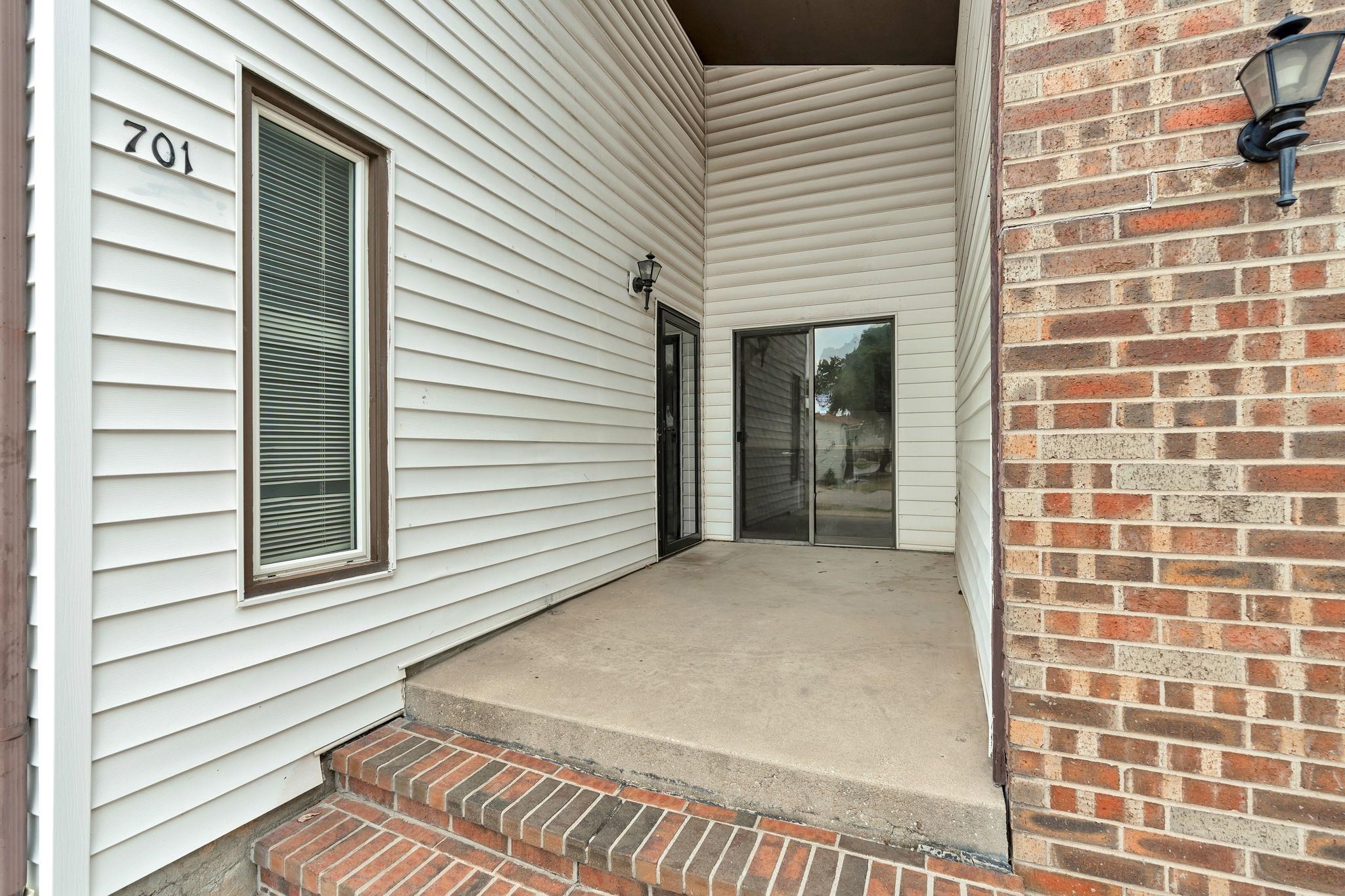 2403 N Walden Dr. #701 Property Photo 5