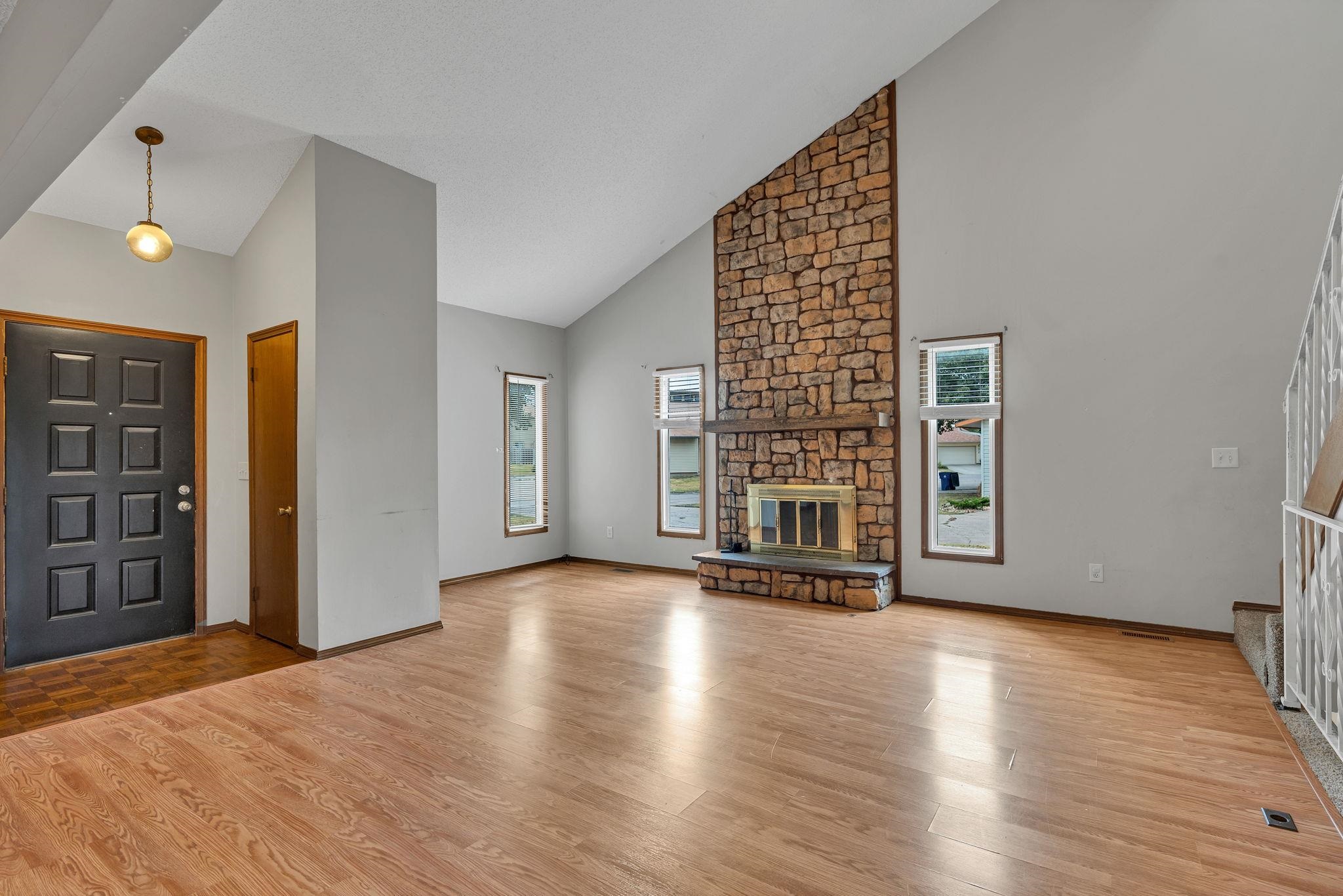 2403 N Walden Dr. #701 Property Photo 6