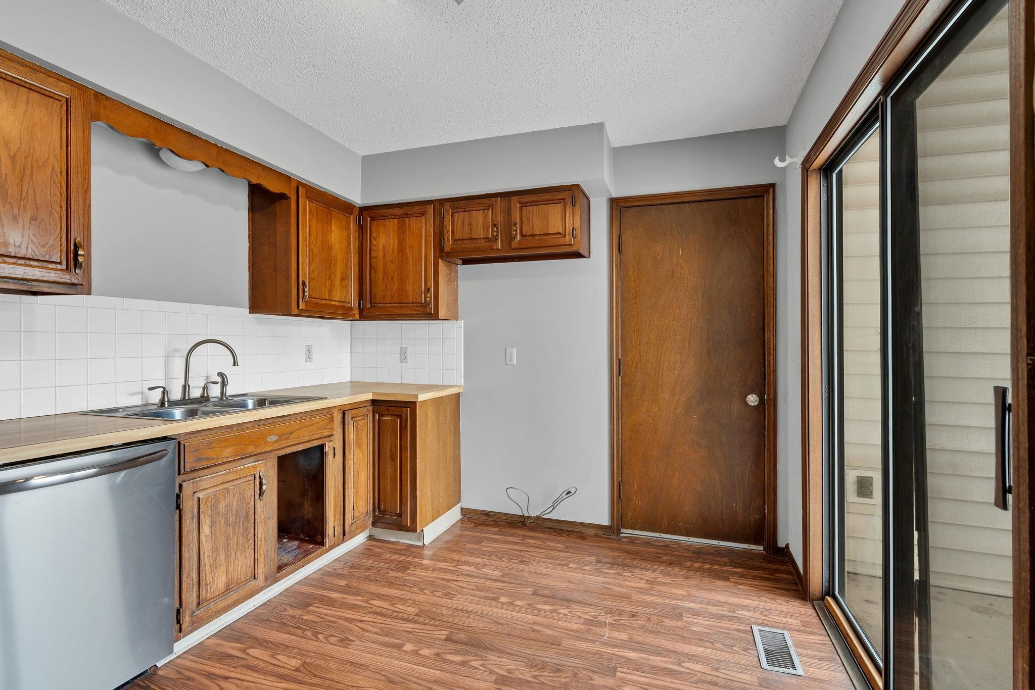 2403 N Walden Dr. #701 Property Photo 12