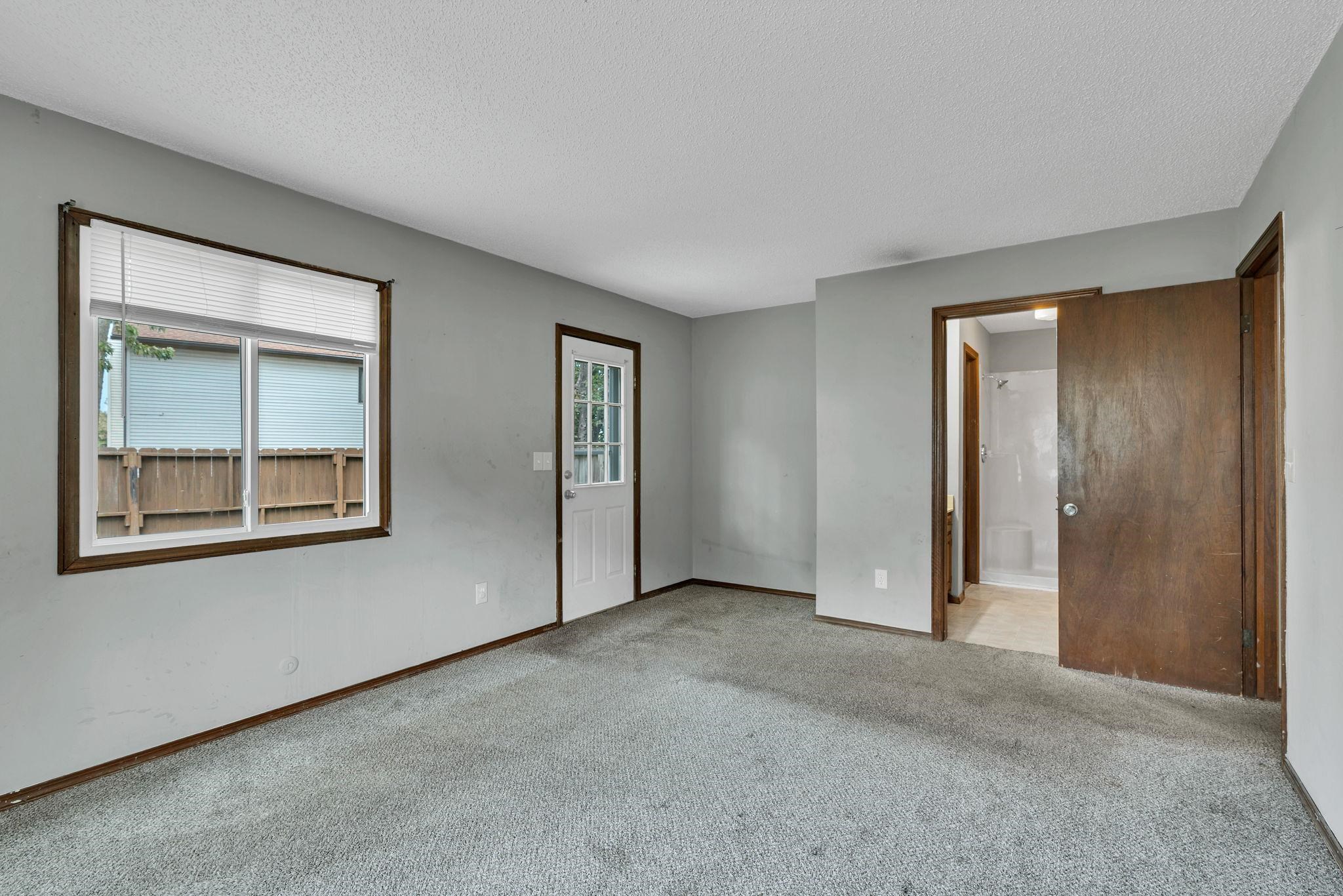 2403 N Walden Dr. #701 Property Photo 17