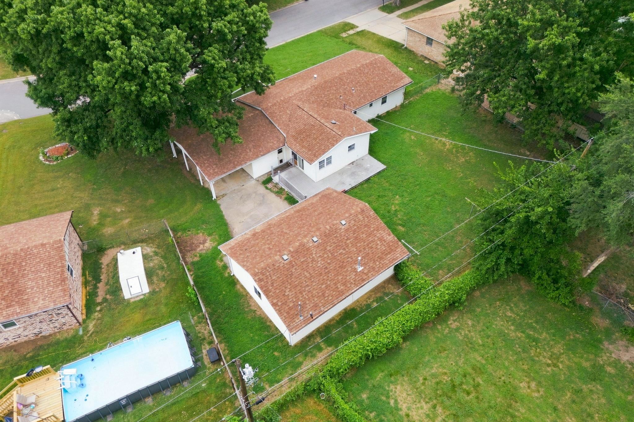 225 Belair St Property Photo 6