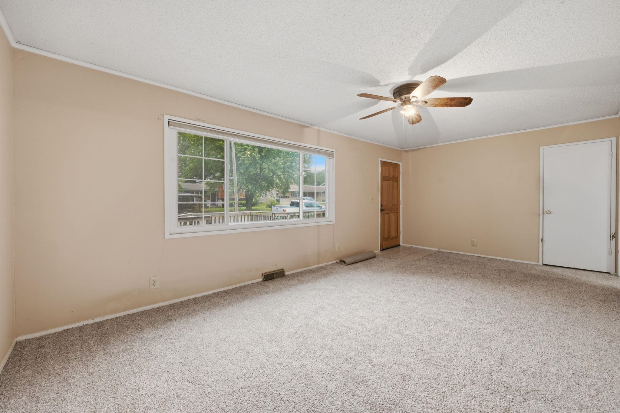 225 Belair St Property Photo 9