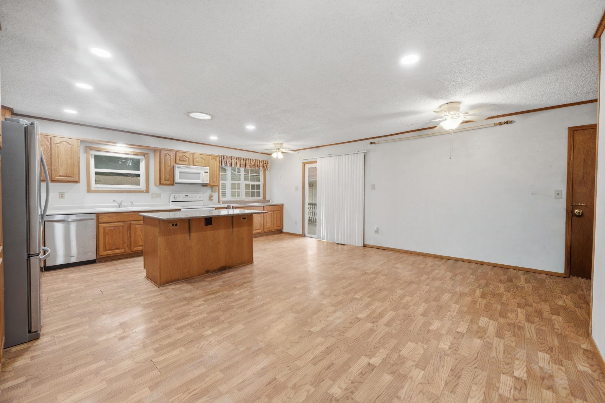 225 Belair St Property Photo 12