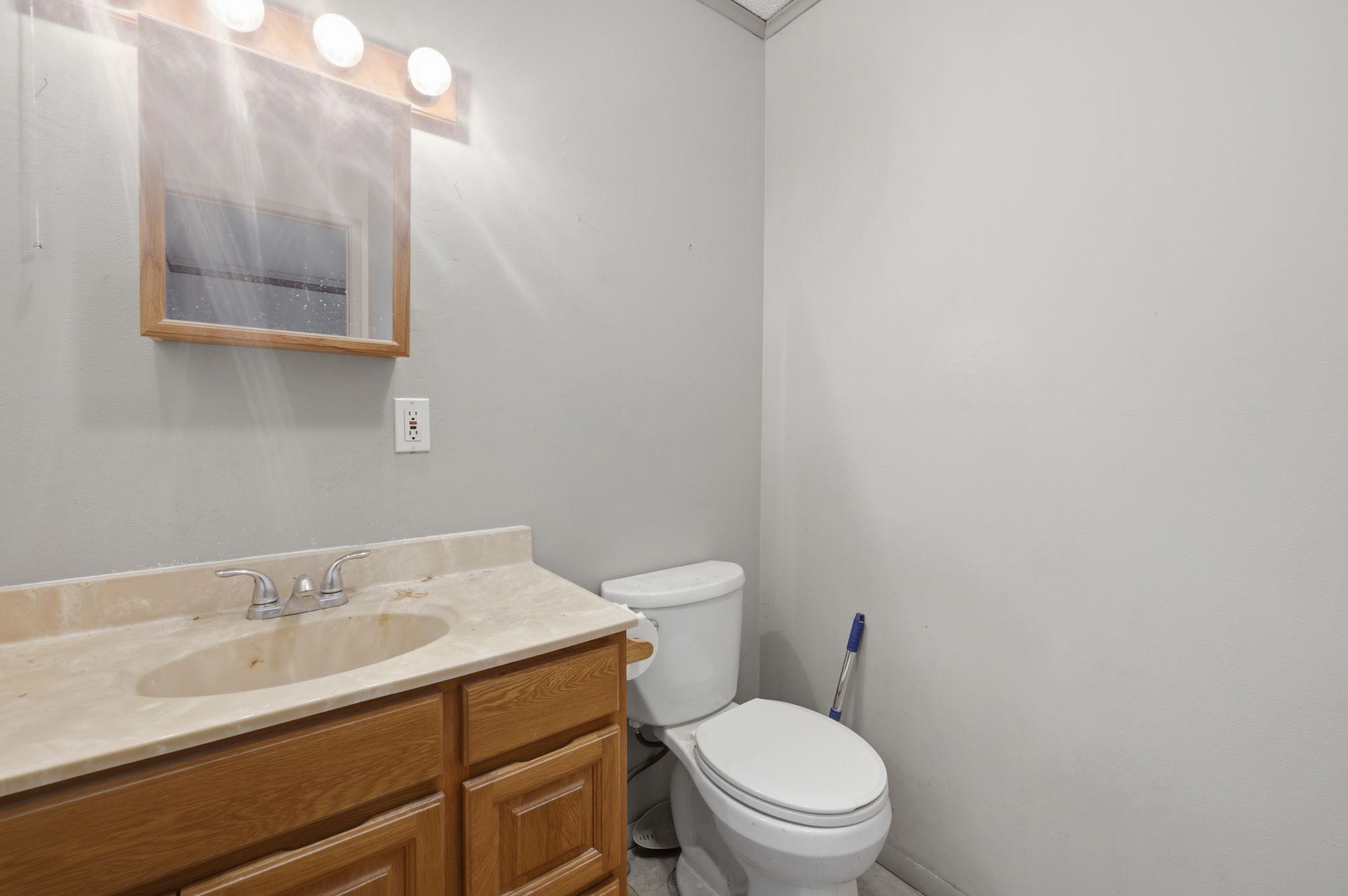 225 Belair St Property Photo 25