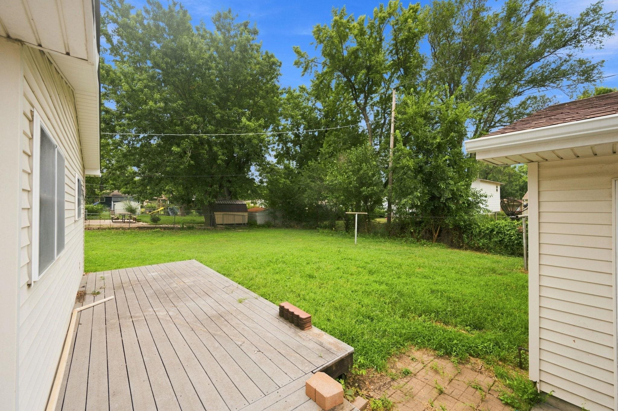 225 Belair St Property Photo 32
