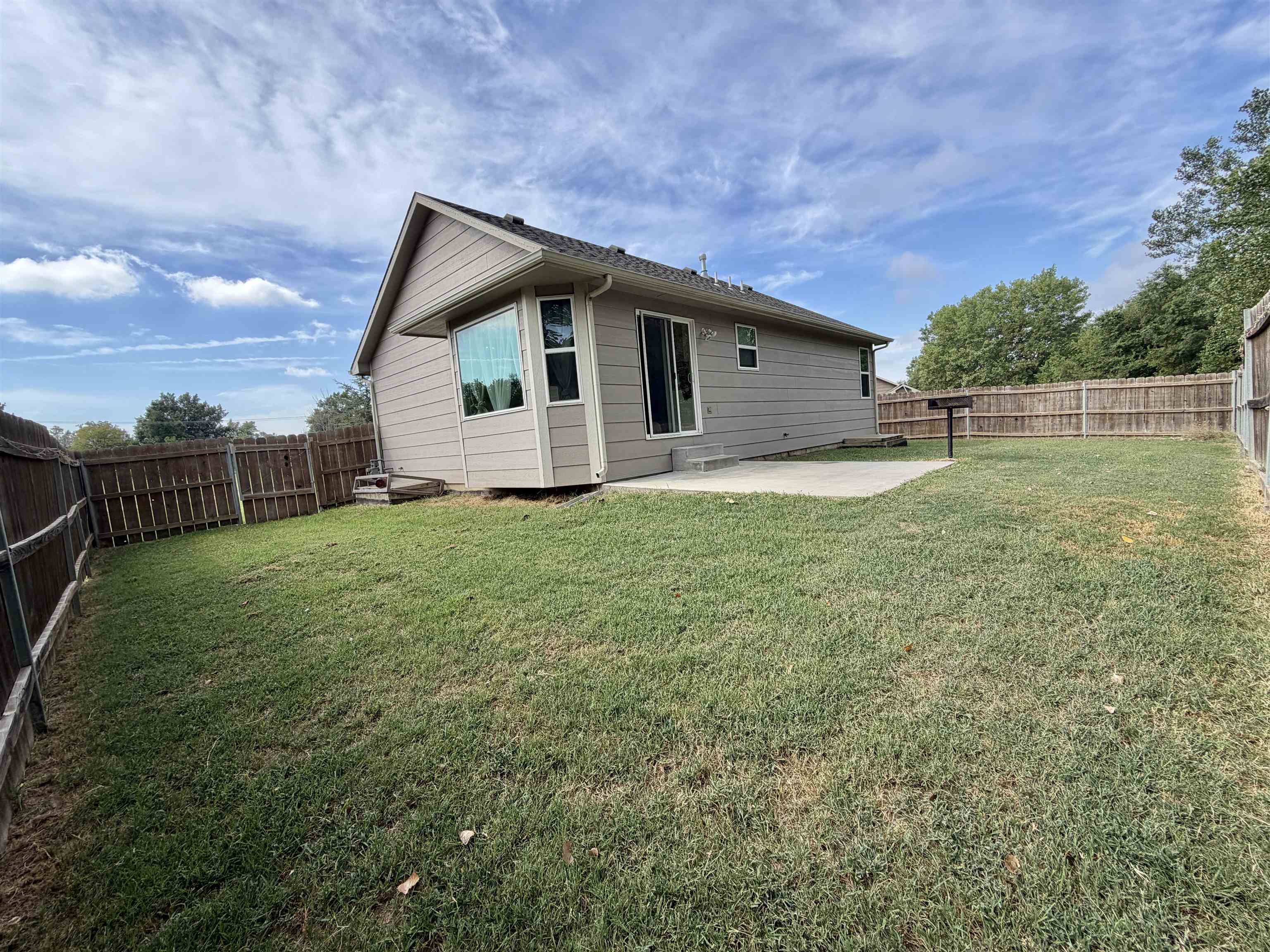 814 N Homestead Dr Property Photo 6
