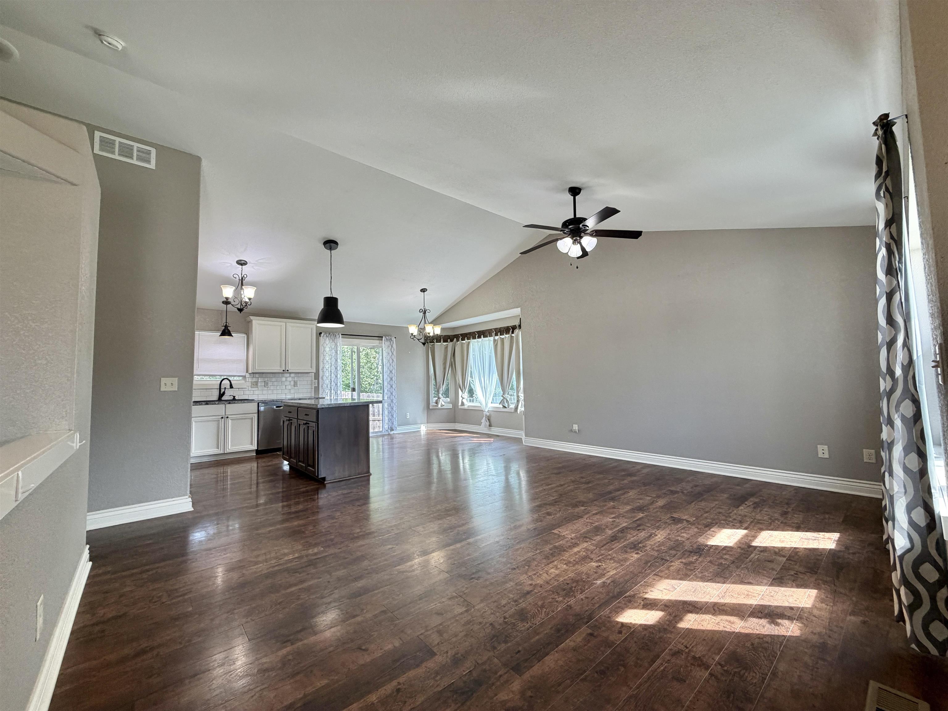 814 N Homestead Dr Property Photo 12