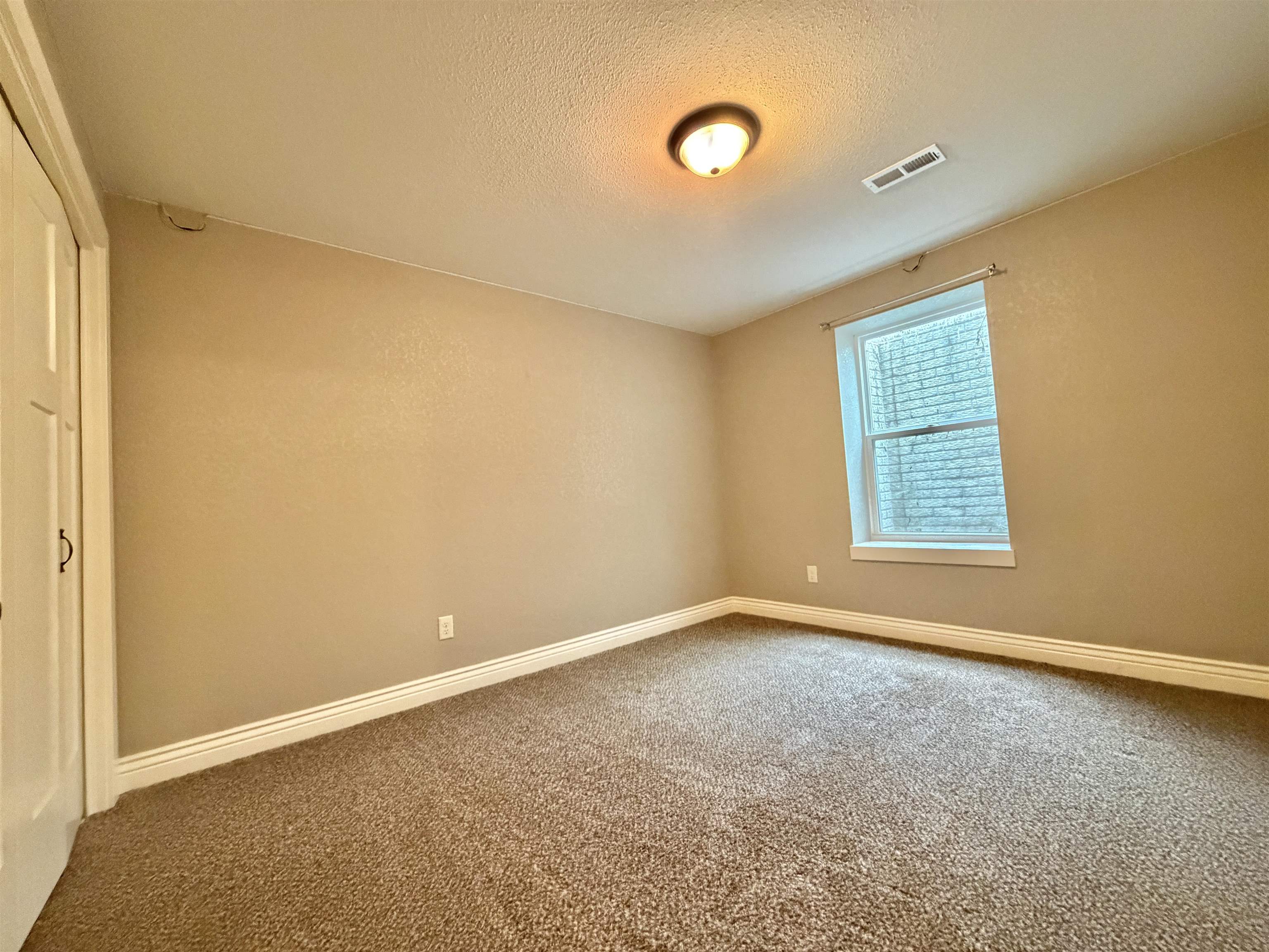 814 N Homestead Dr Property Photo 24