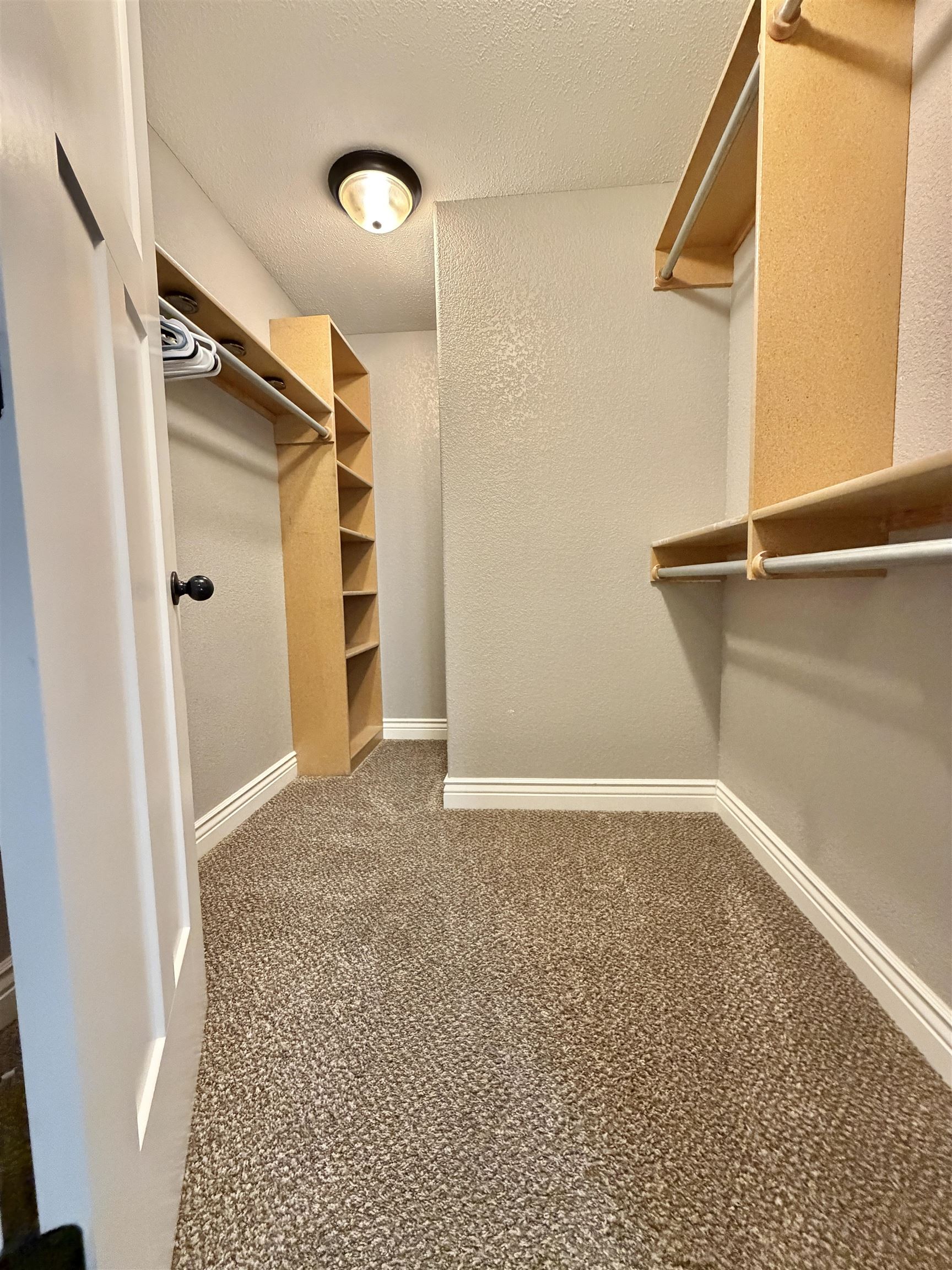 814 N Homestead Dr Property Photo 27
