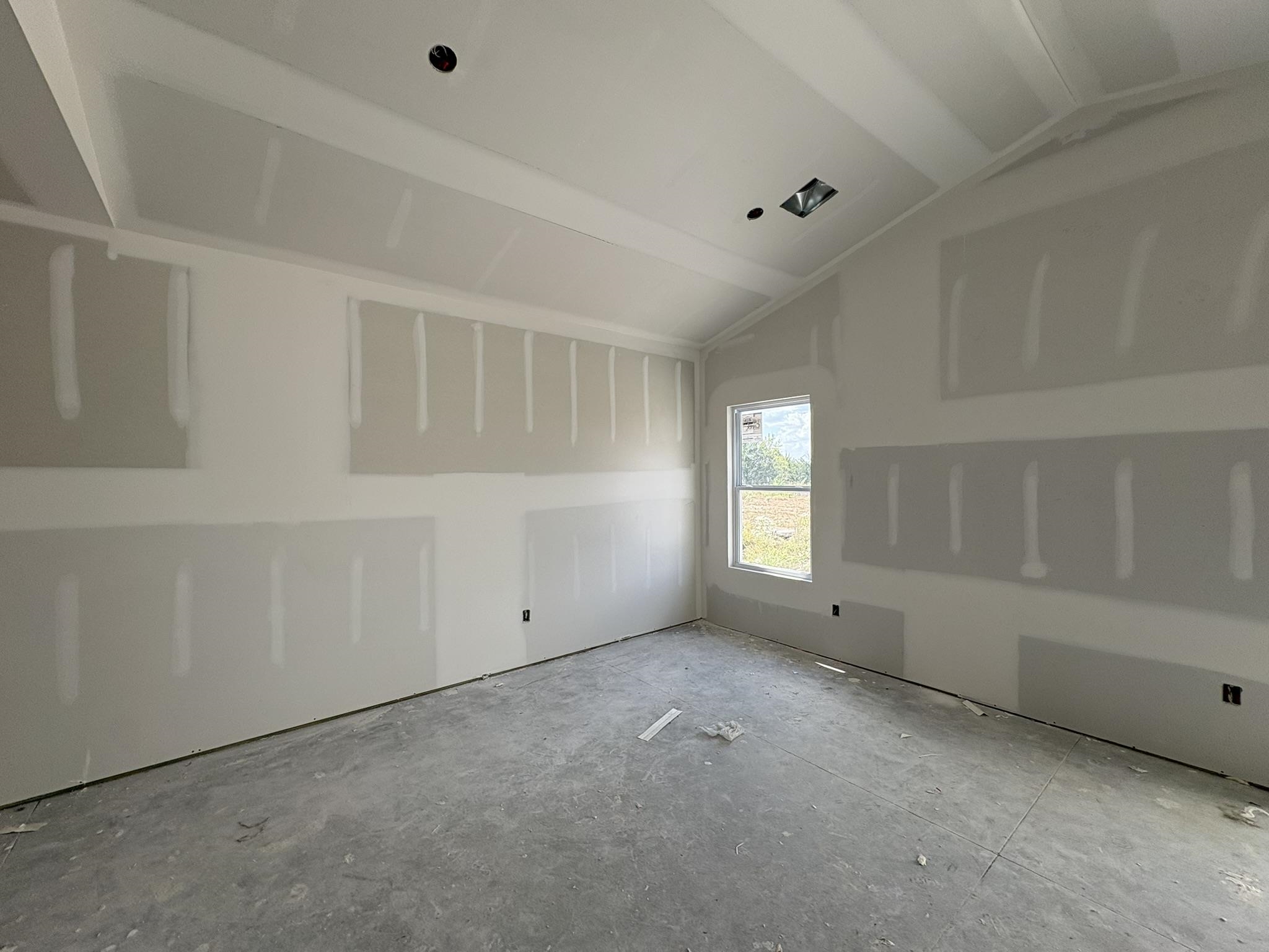 5717 Plumthicket St Property Photo 4