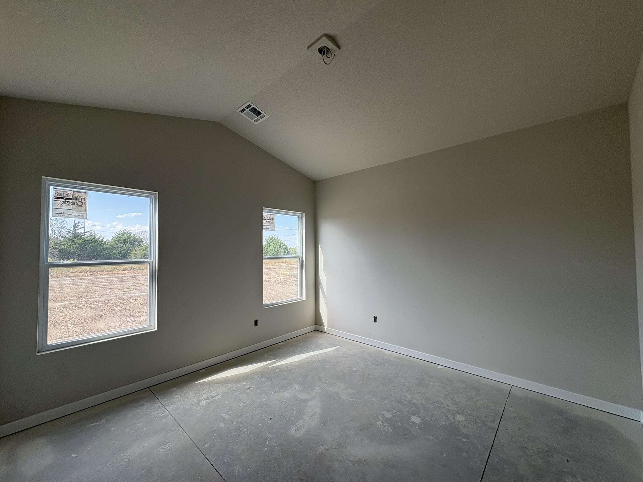 5717 Plumthicket St Property Photo 8