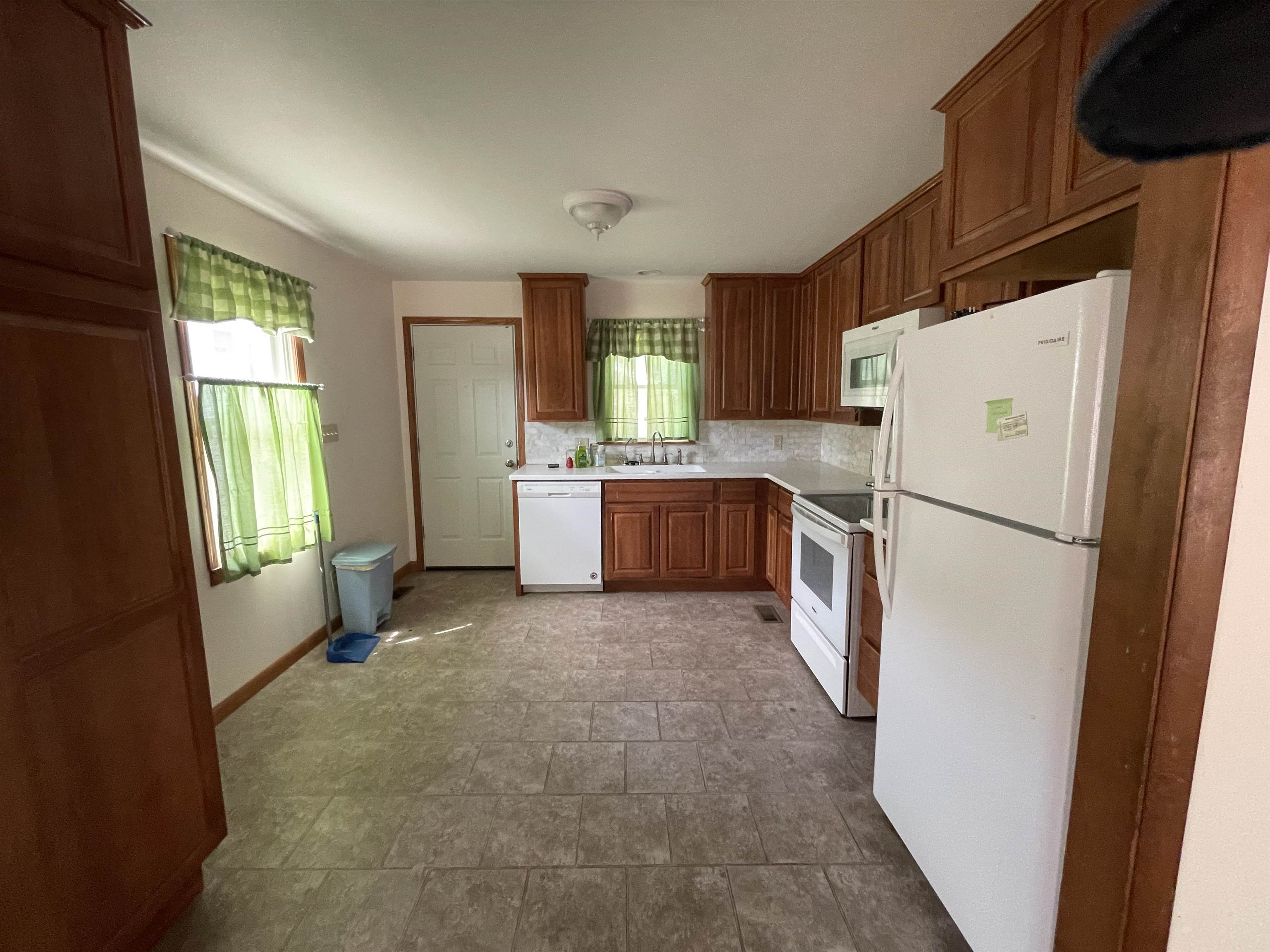 1406 N B Property Photo 7