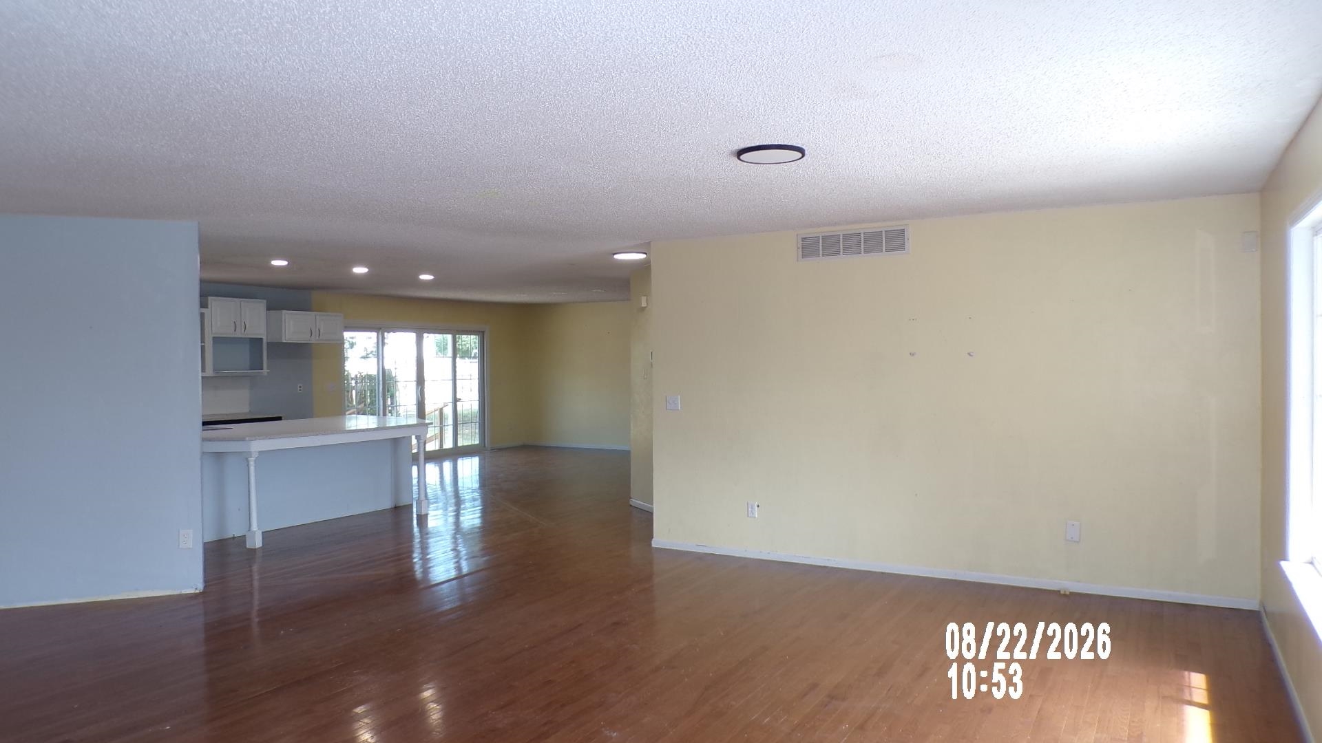 7530 N Broadway Ave Property Photo 13