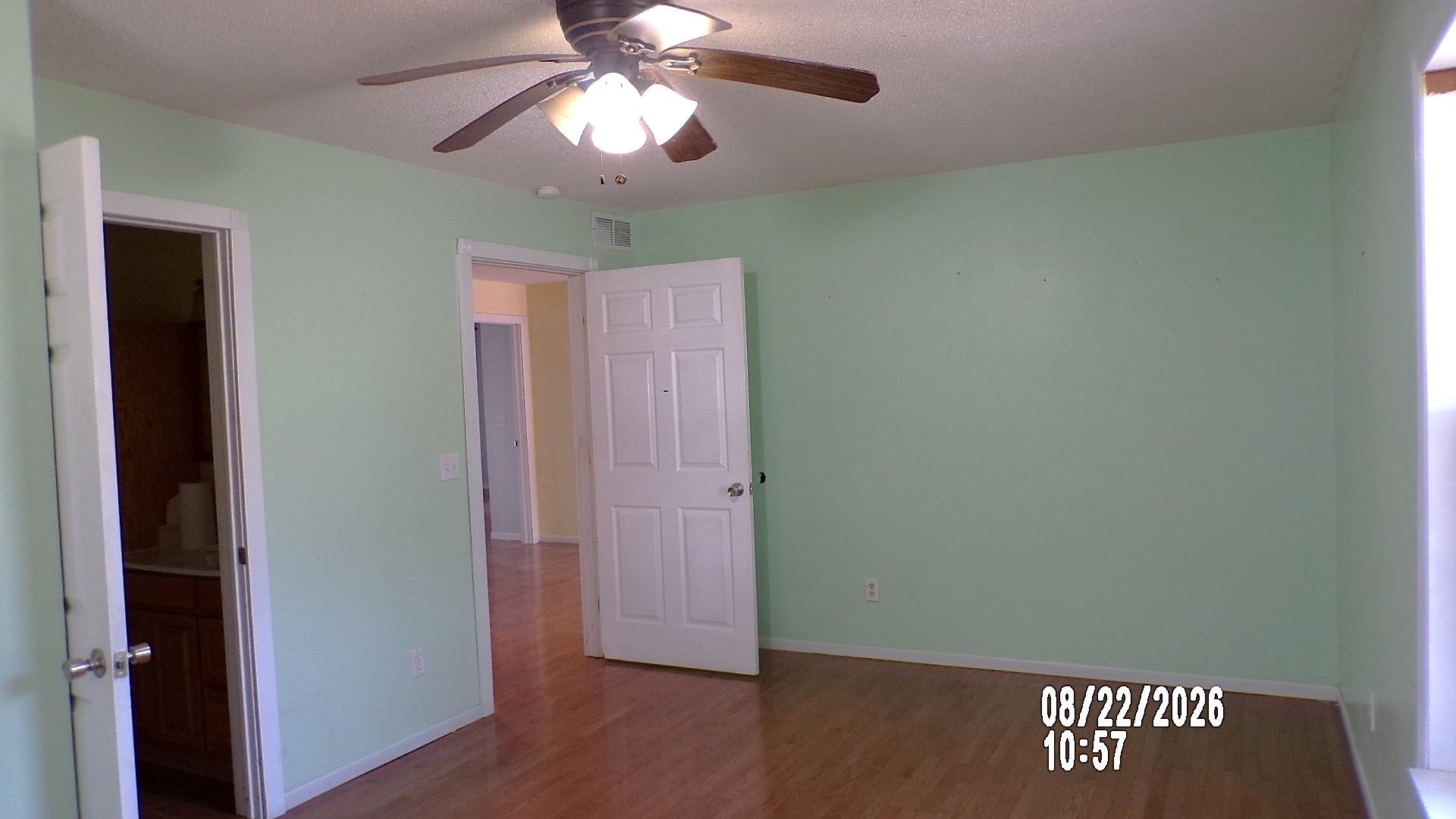 7530 N Broadway Ave Property Photo 22