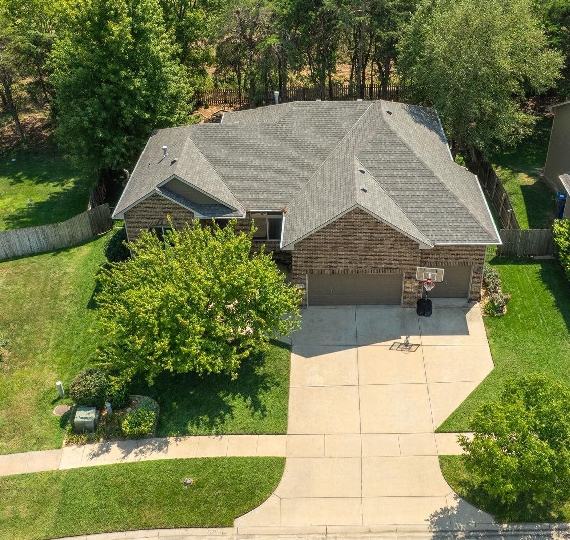 1431 E Summerlyn Property Photo 1