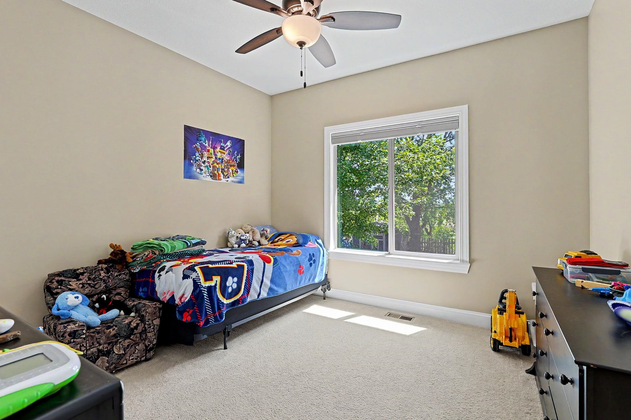 1431 E Summerlyn Property Photo 20
