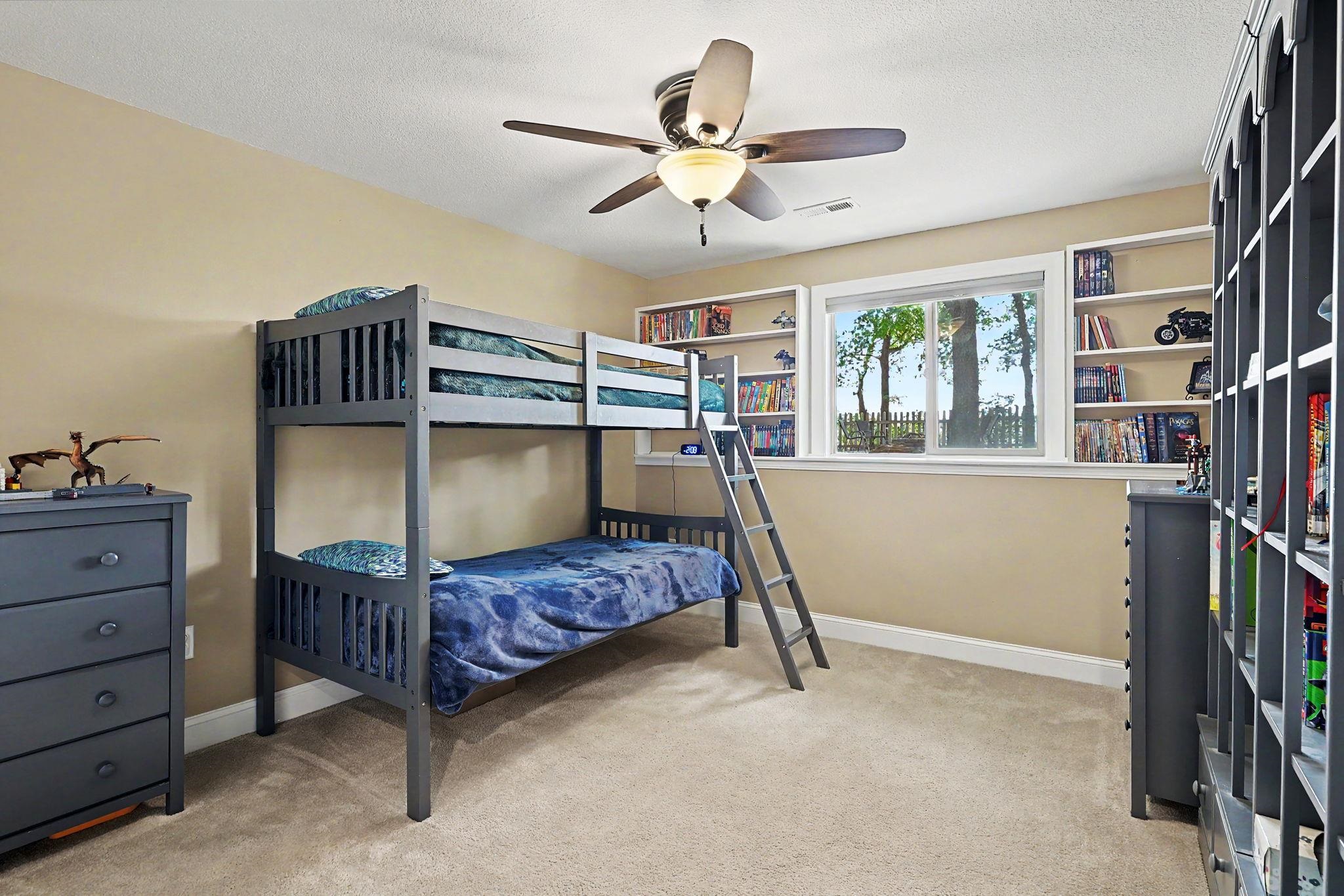 1431 E Summerlyn Property Photo 30