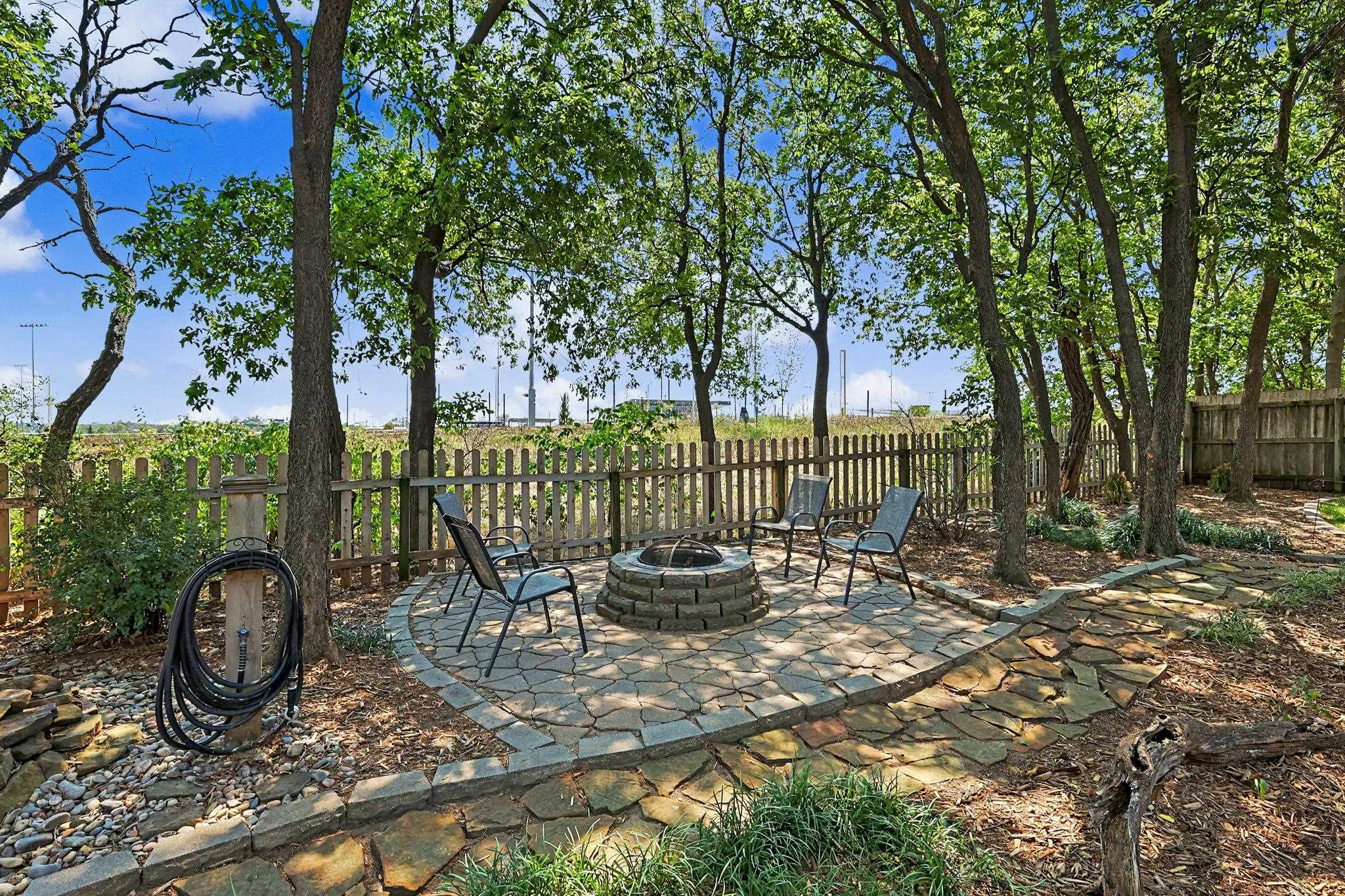 1431 E Summerlyn Property Photo 35