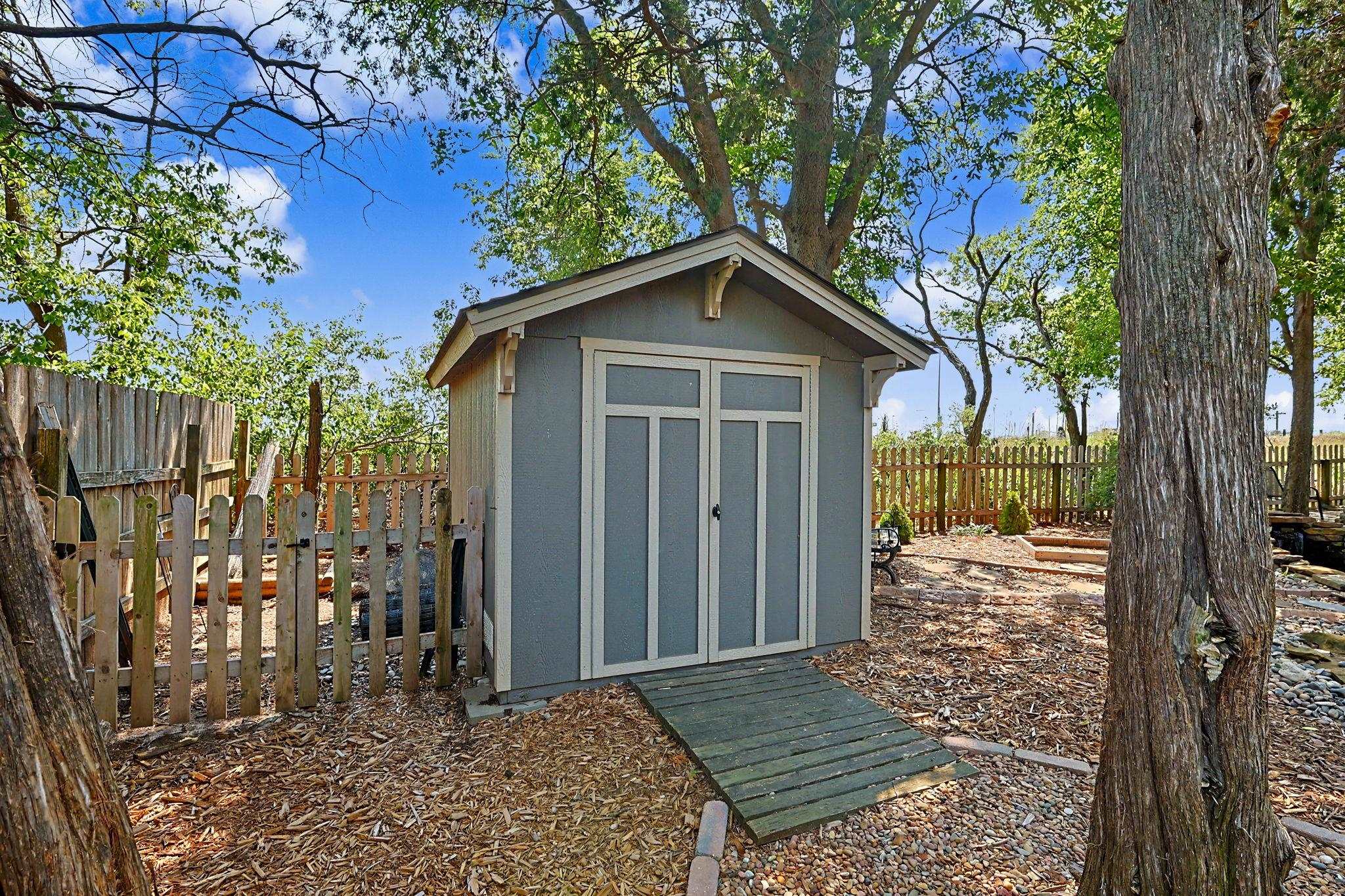 1431 E Summerlyn Property Photo 36