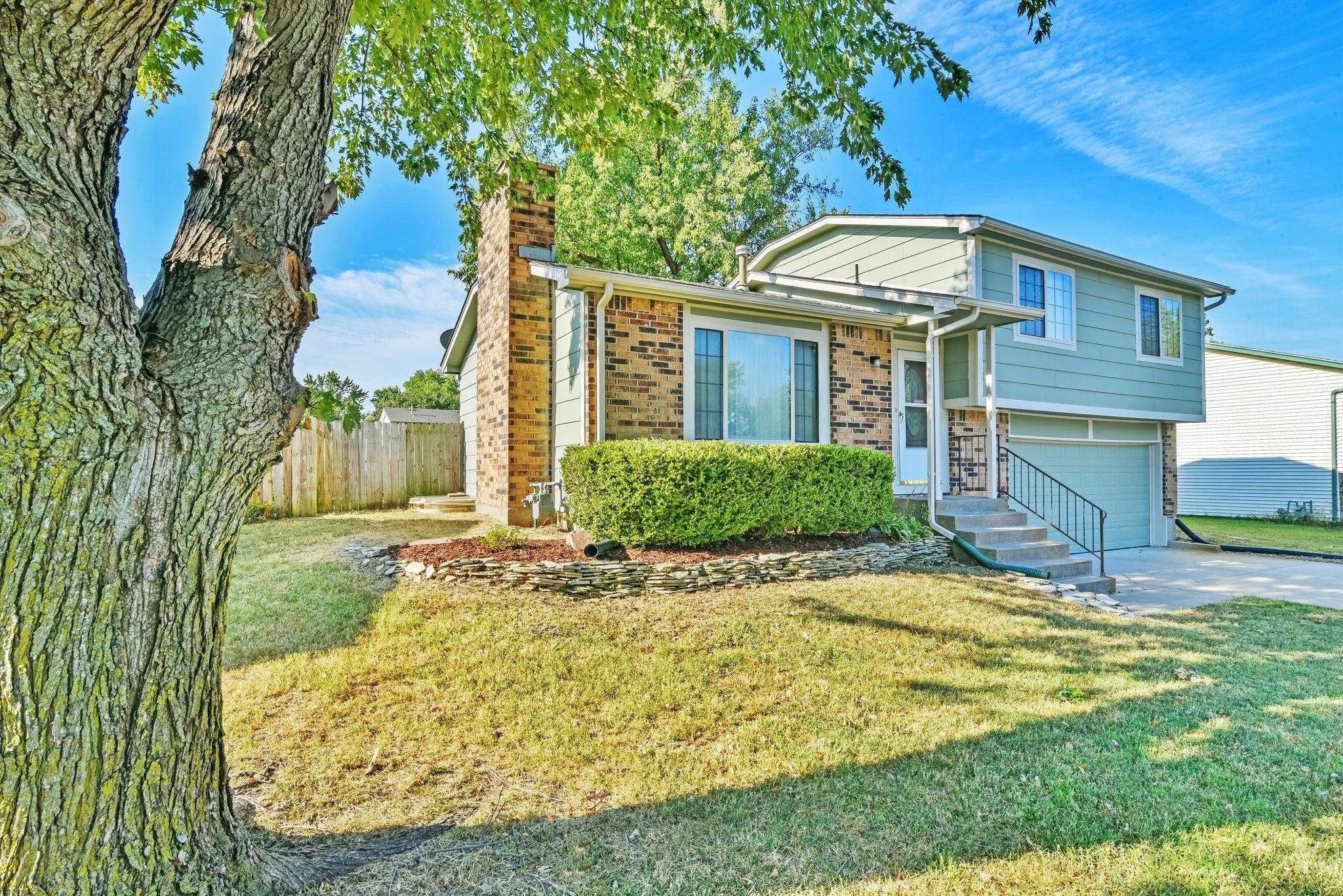 3208 N Cranberry Property Photo 2