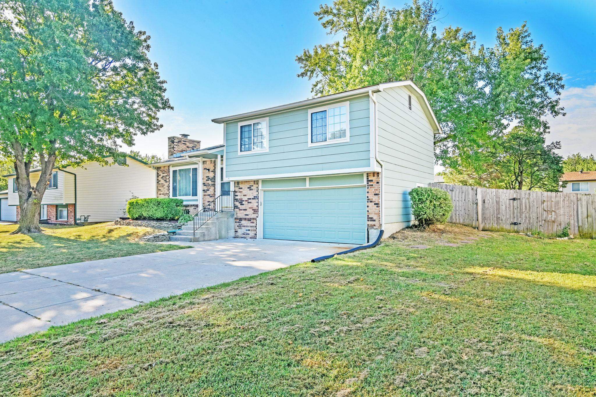 3208 N Cranberry Property Photo 3