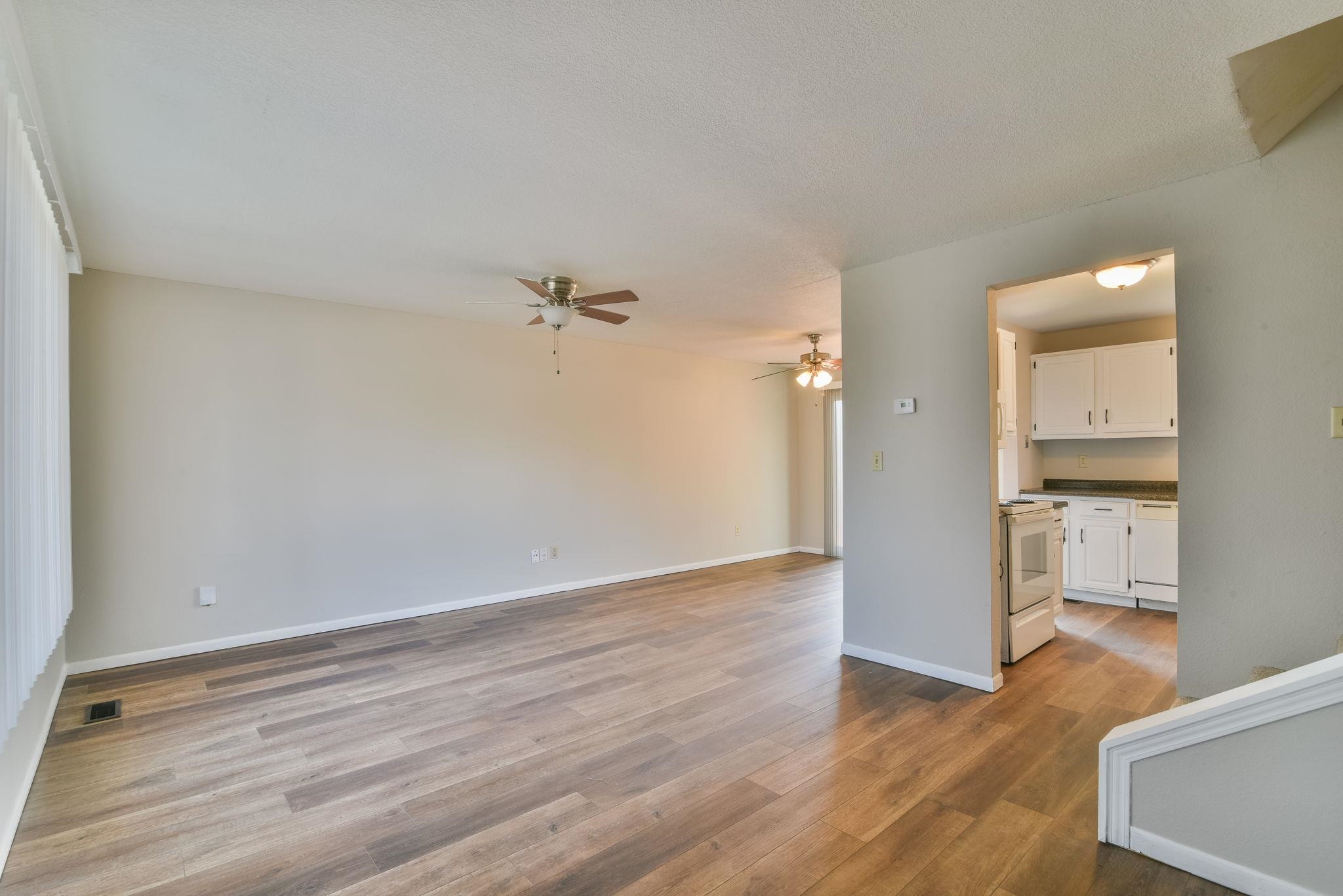 3208 N Cranberry Property Photo 7
