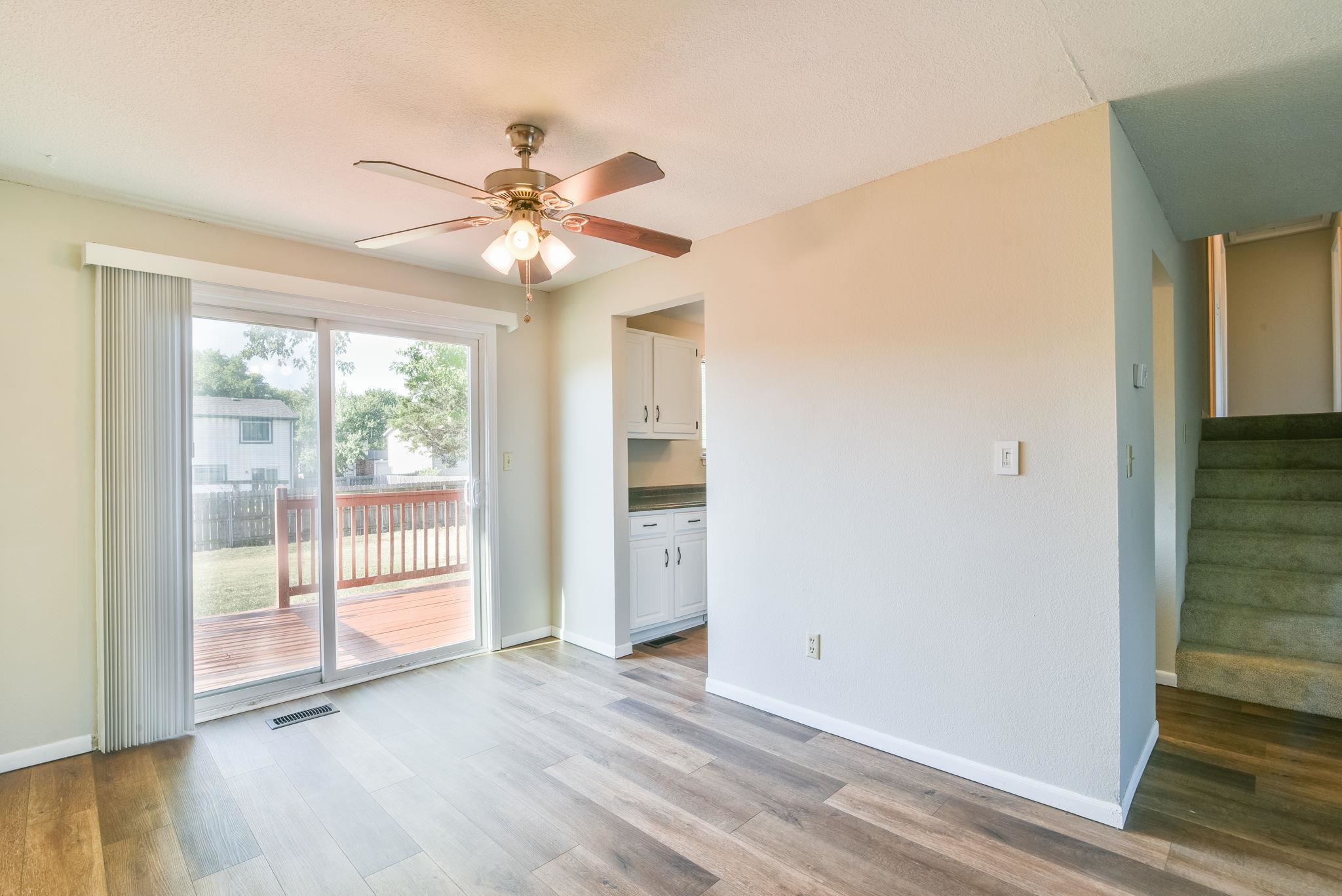3208 N Cranberry Property Photo 9