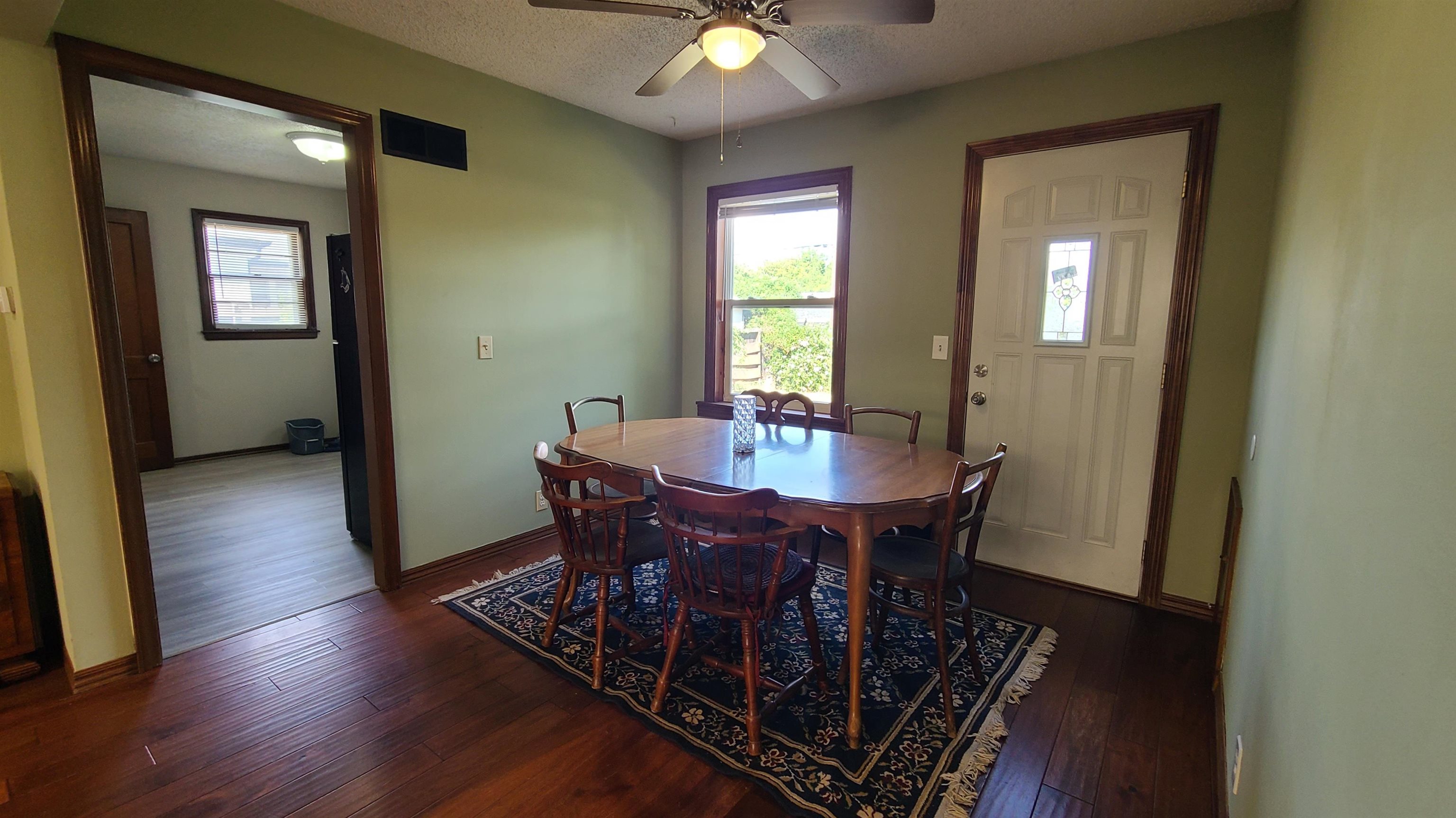 2214 S Pinecrest Ave Property Photo 6