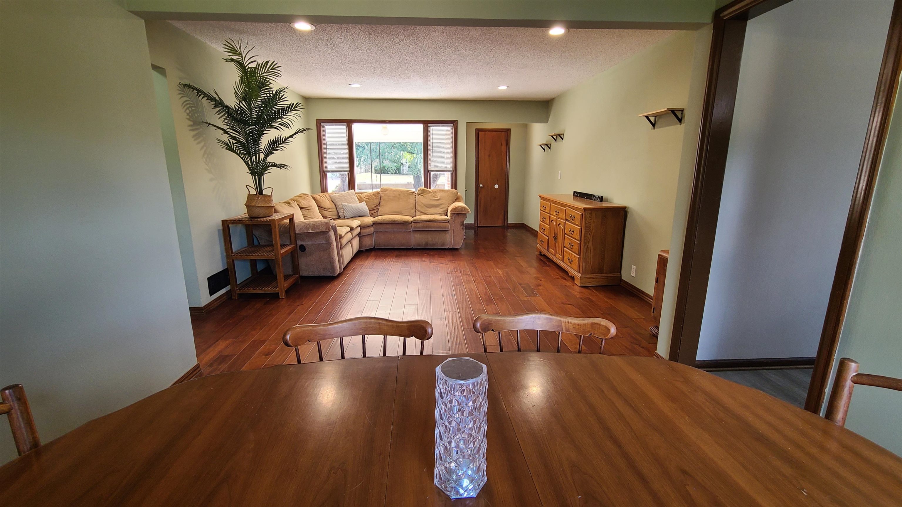 2214 S Pinecrest Ave Property Photo 8