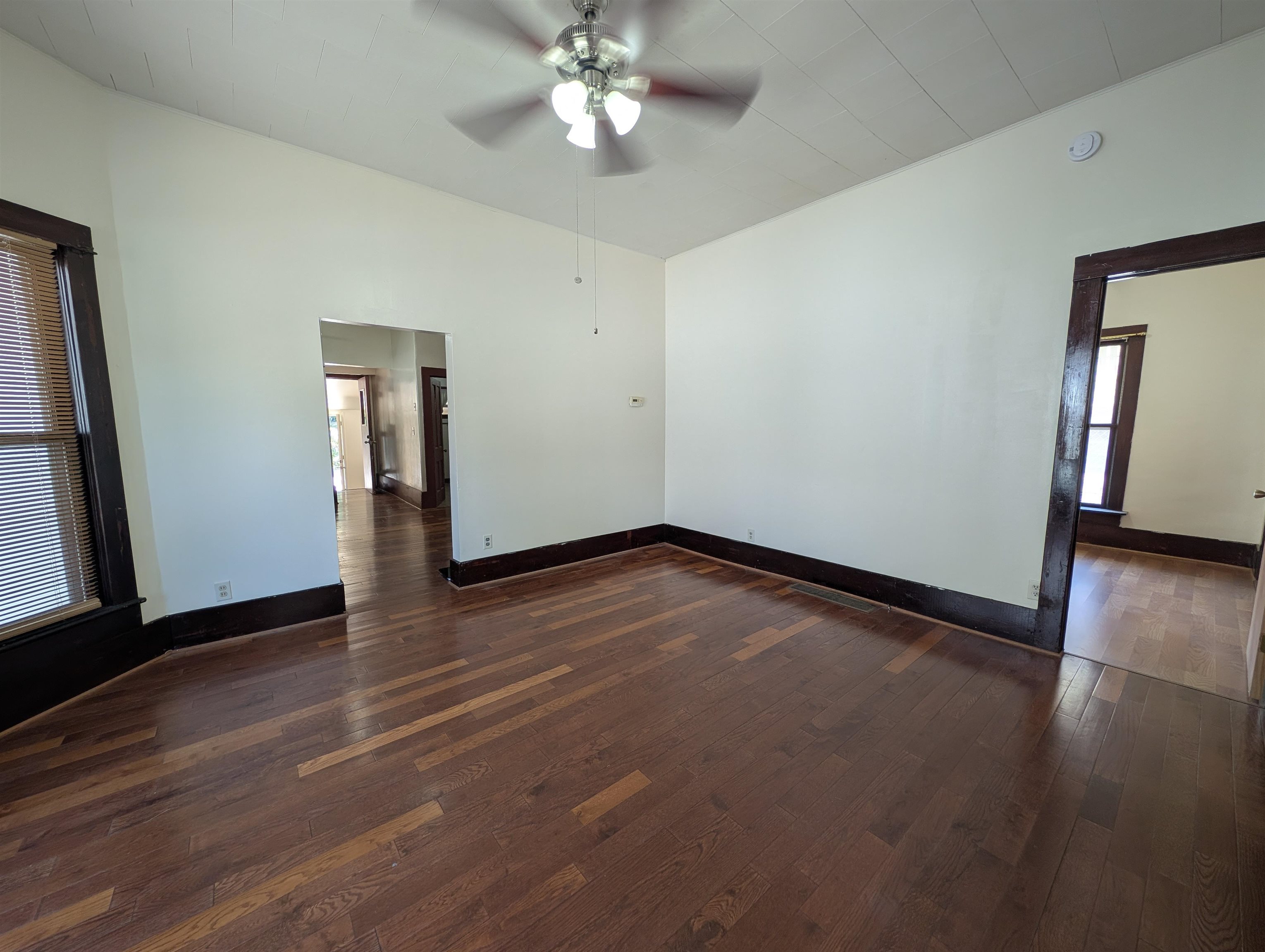1818 N Park Pl Property Photo 10