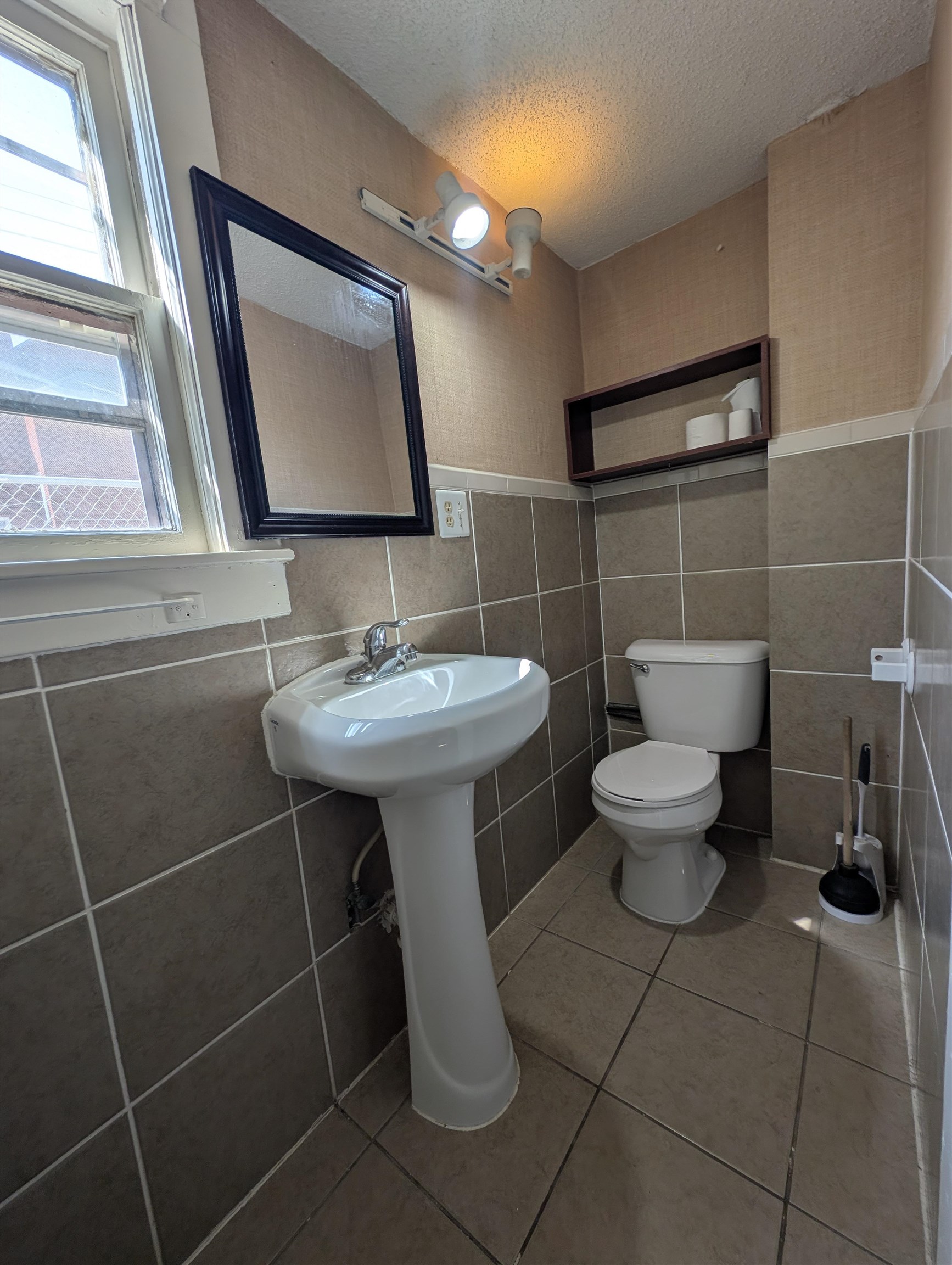 1818 N Park Pl Property Photo 15