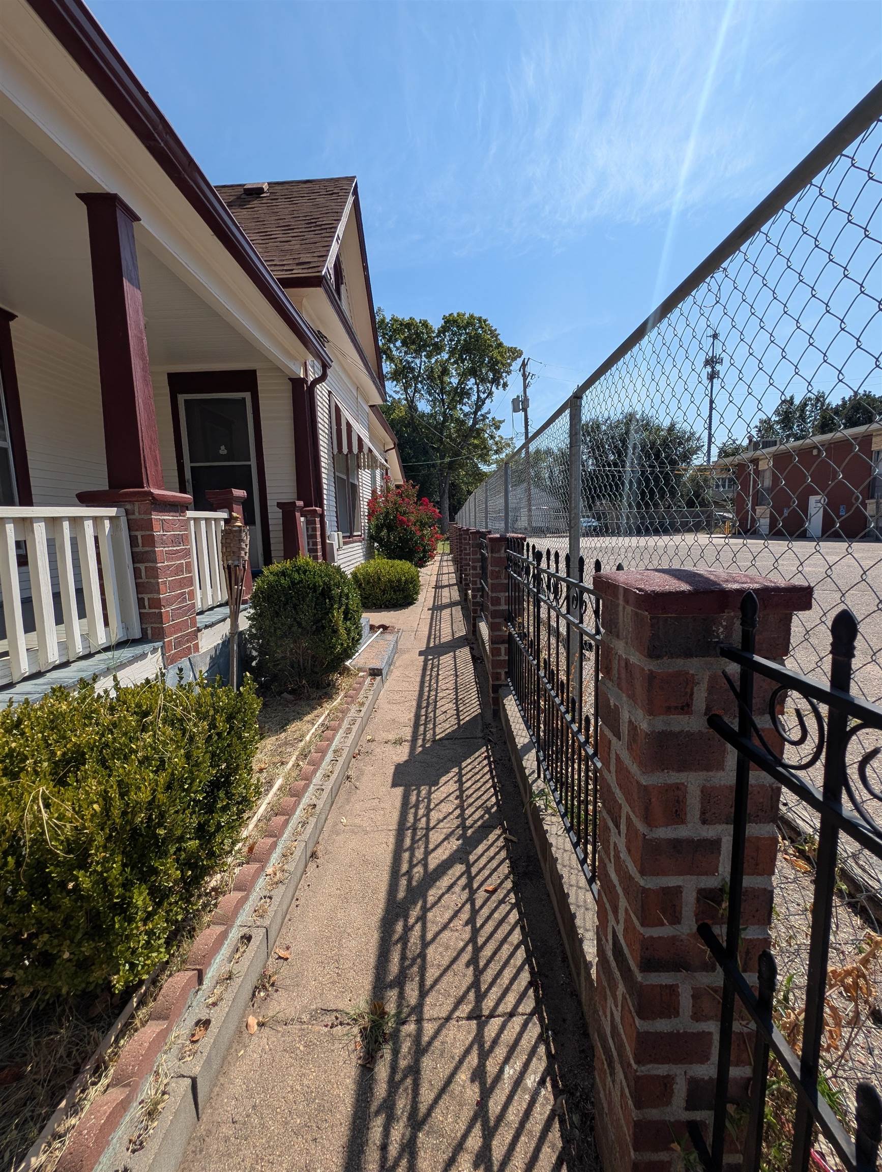 1818 N Park Pl Property Photo 24