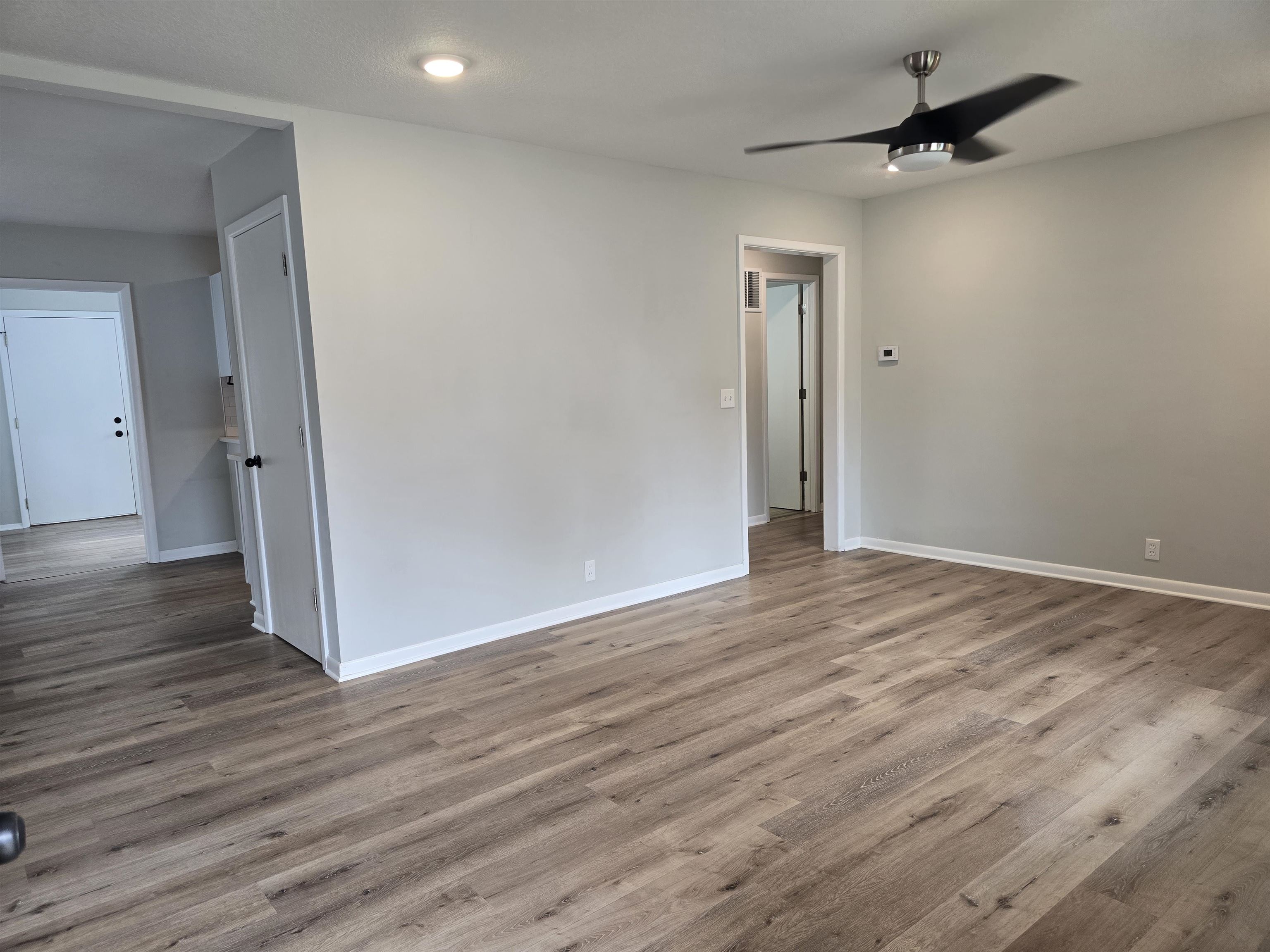 4622 S Vine Property Photo 6