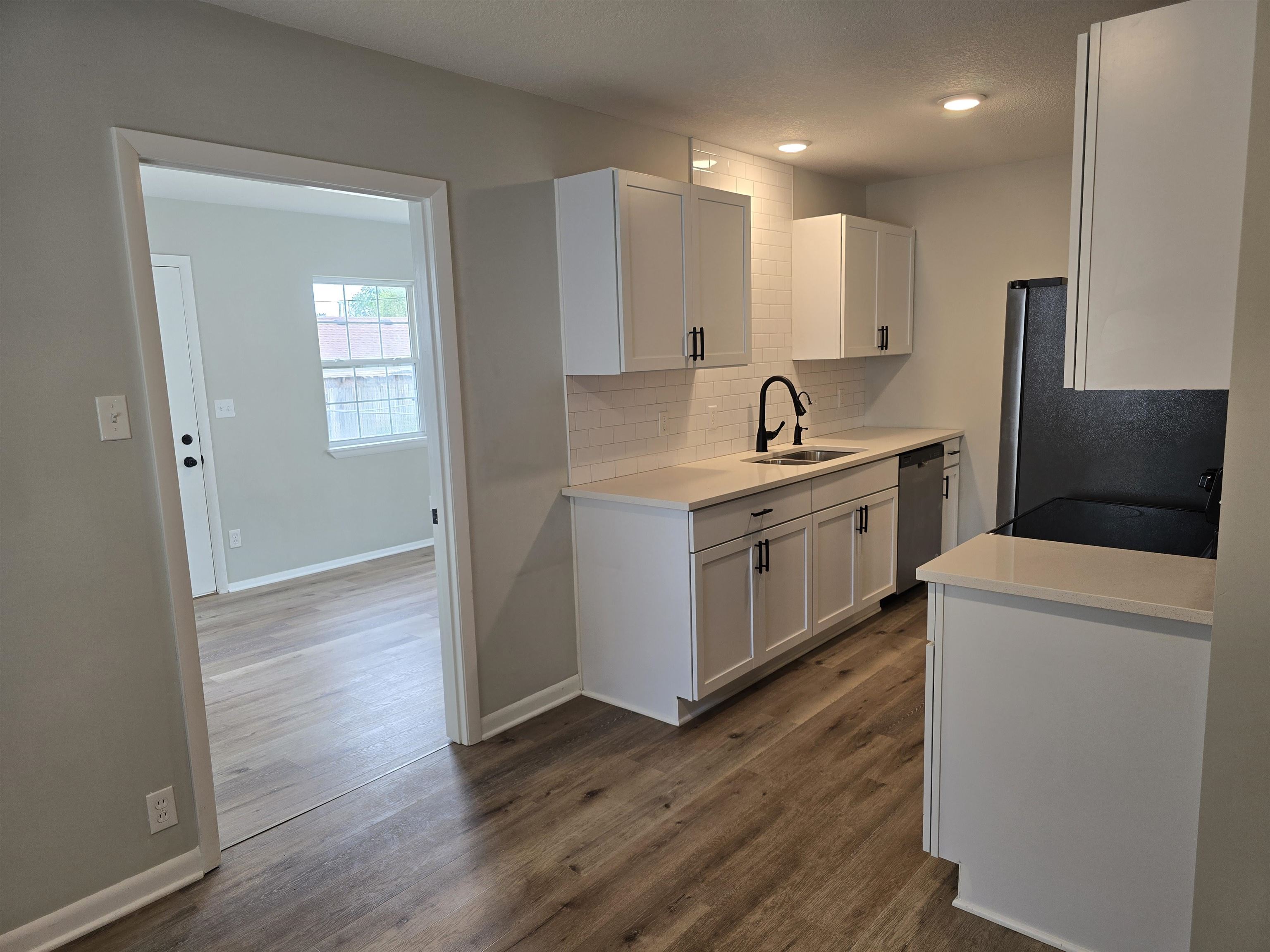 4622 S Vine Property Photo 11