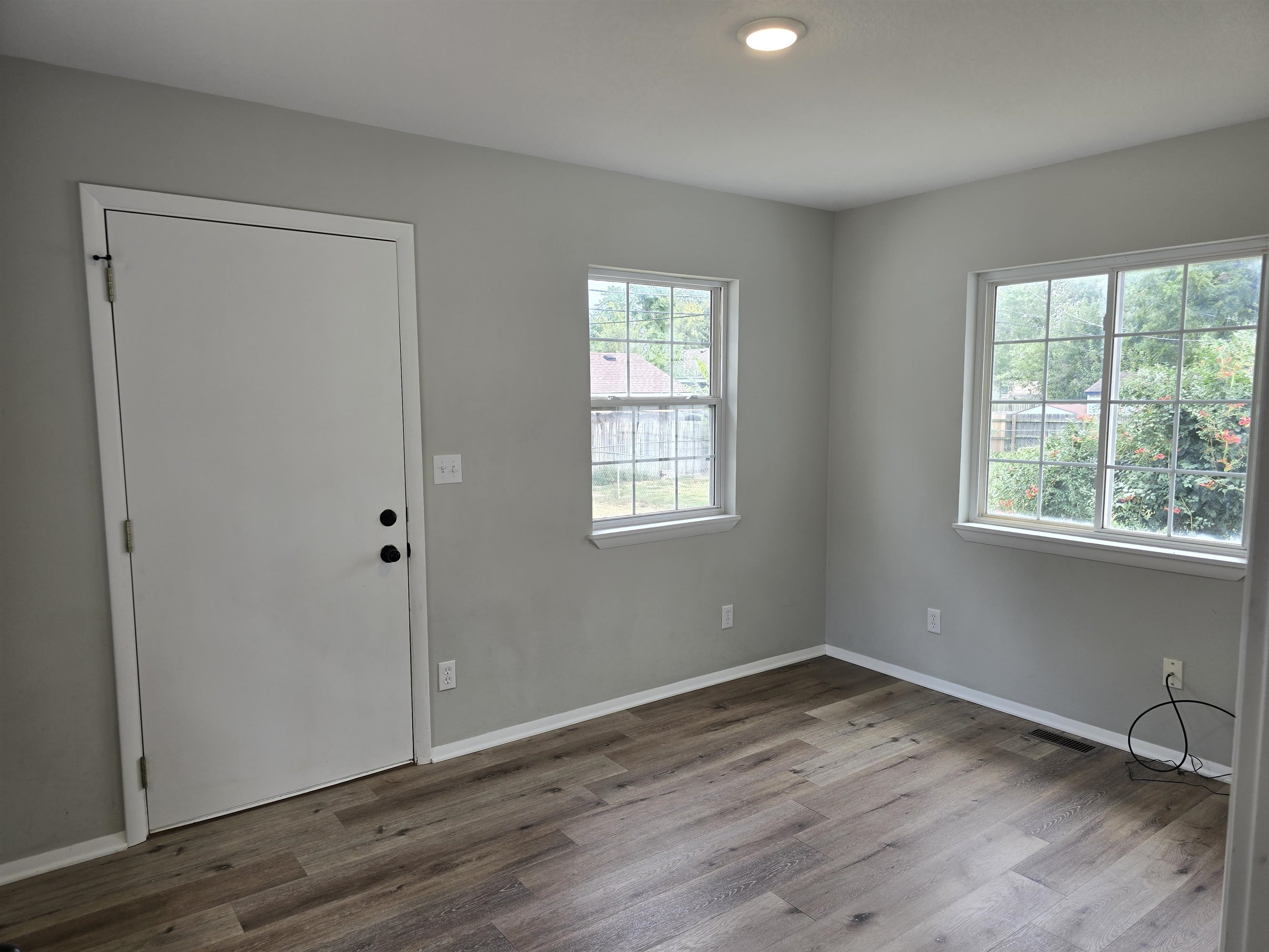 4622 S Vine Property Photo 13