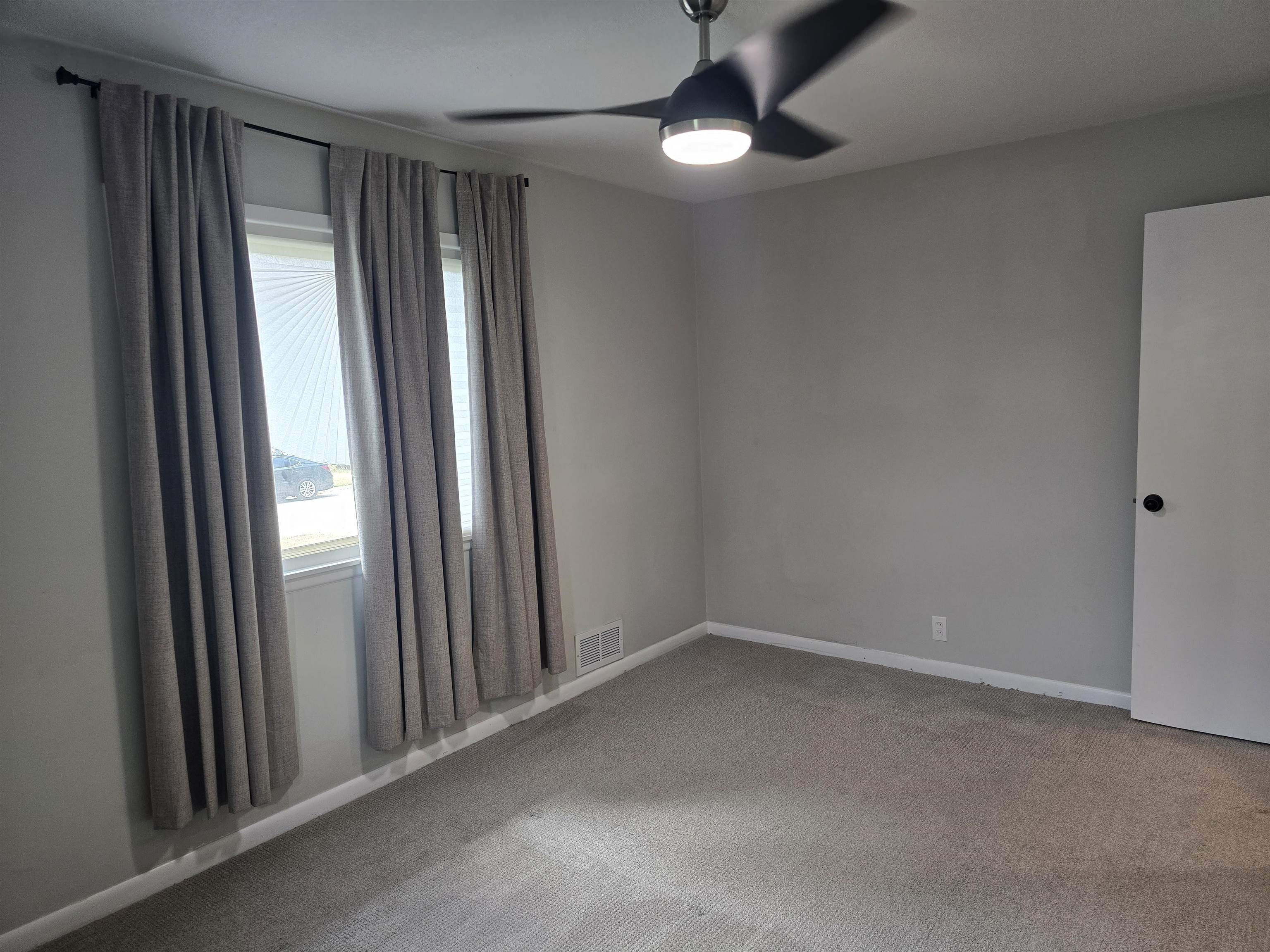 4622 S Vine Property Photo 14