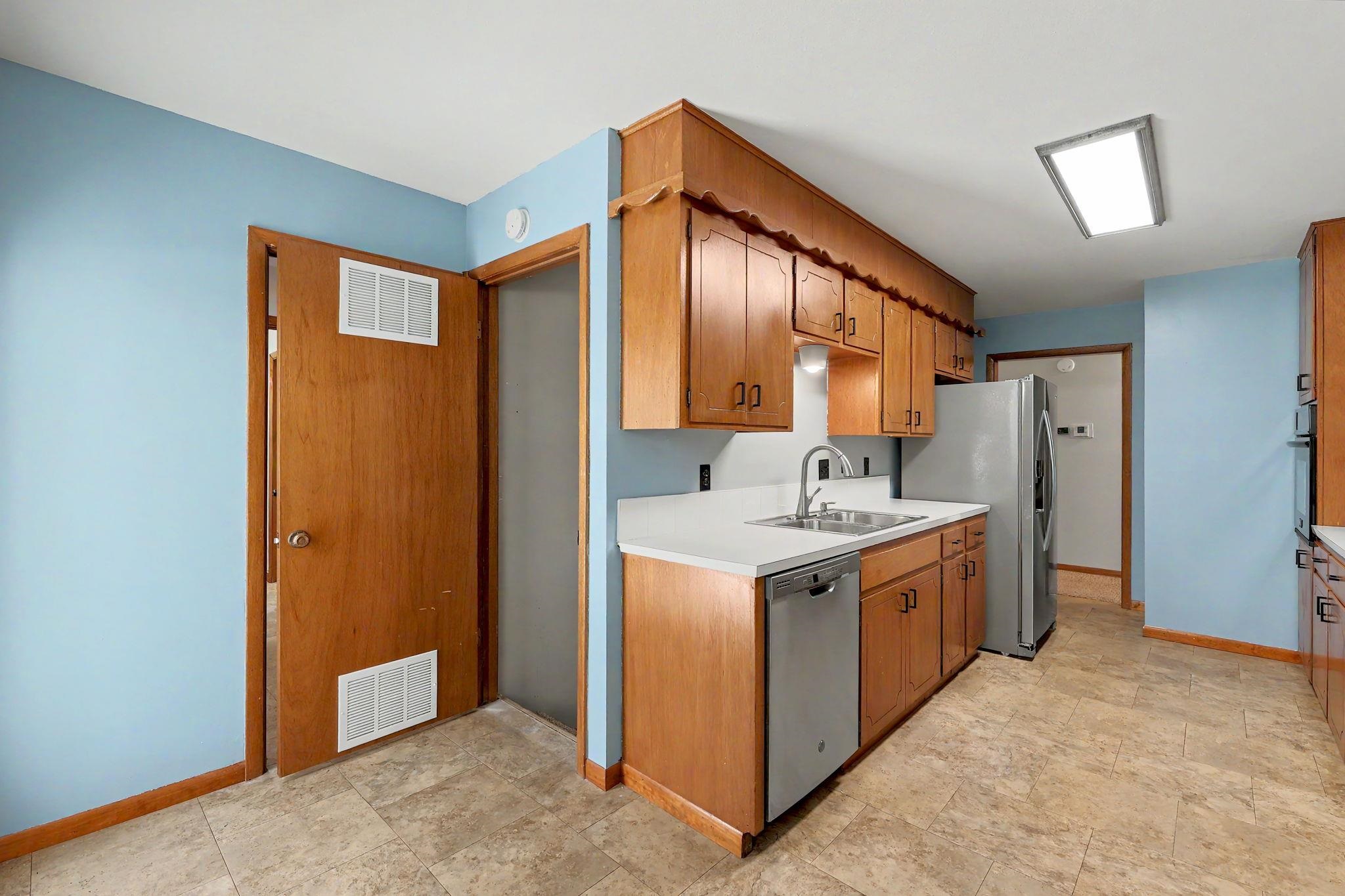 1430 N Mount Carmel Ave Property Photo 14