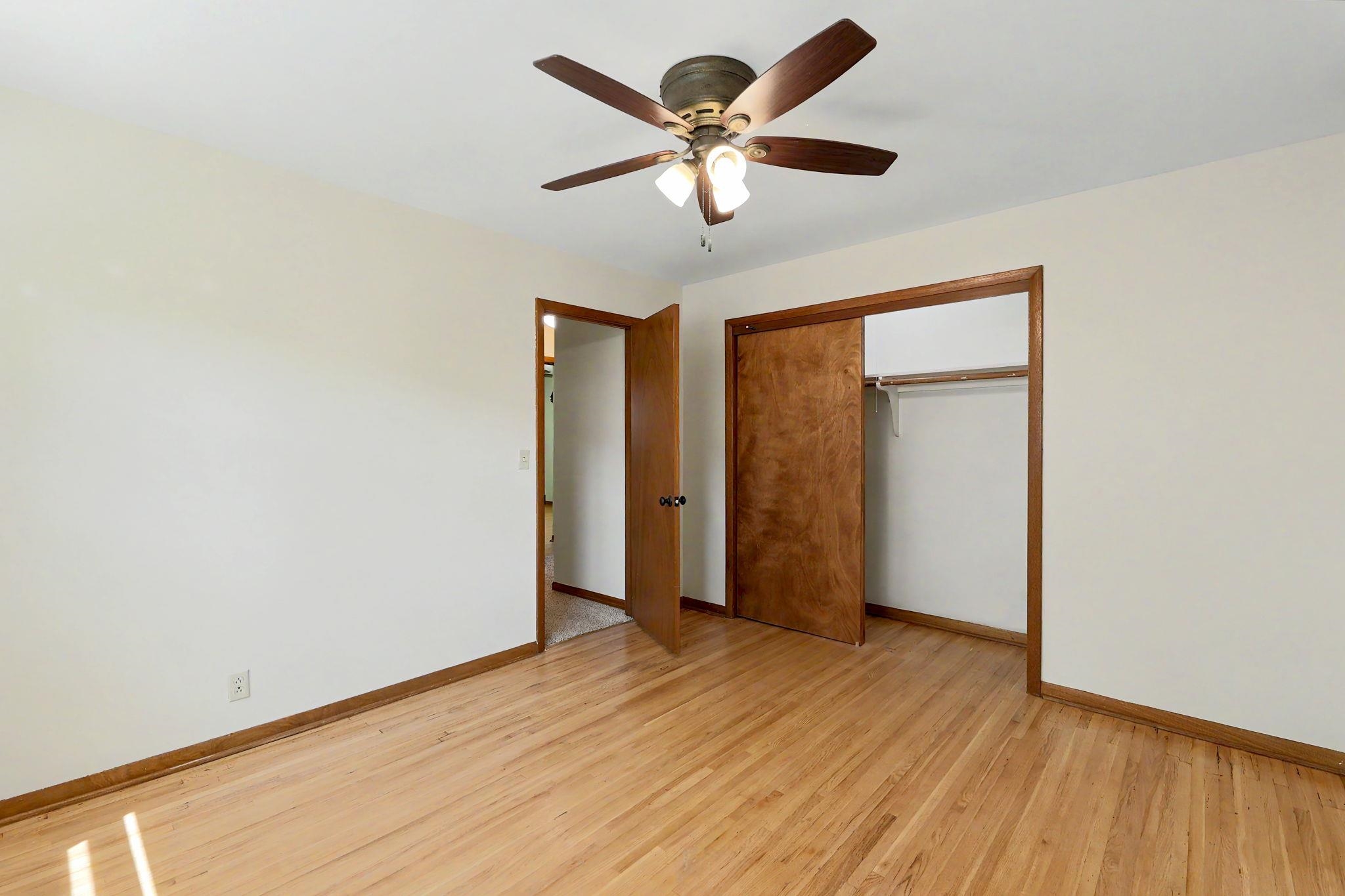 1430 N Mount Carmel Ave Property Photo 18