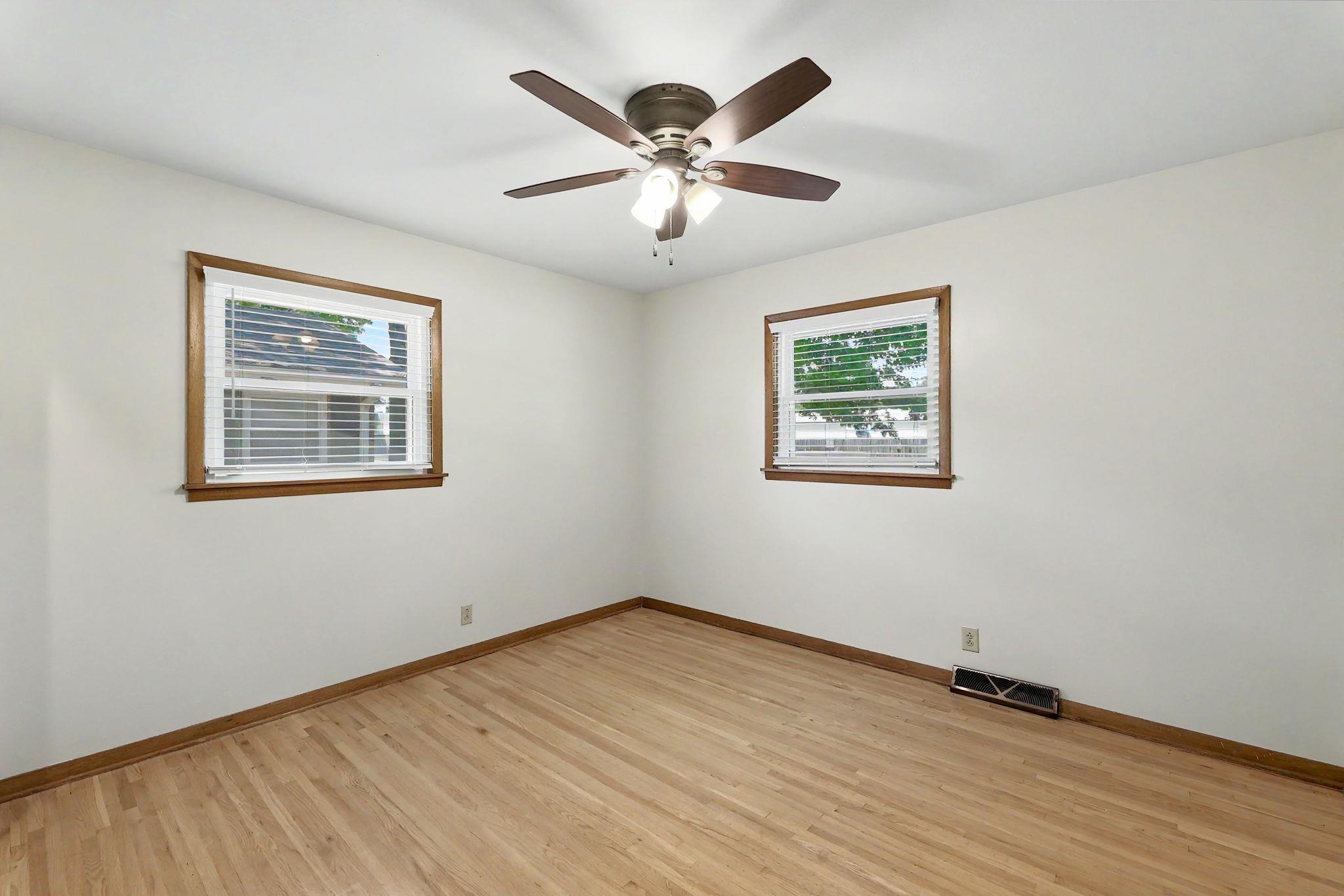 1430 N Mount Carmel Ave Property Photo 19
