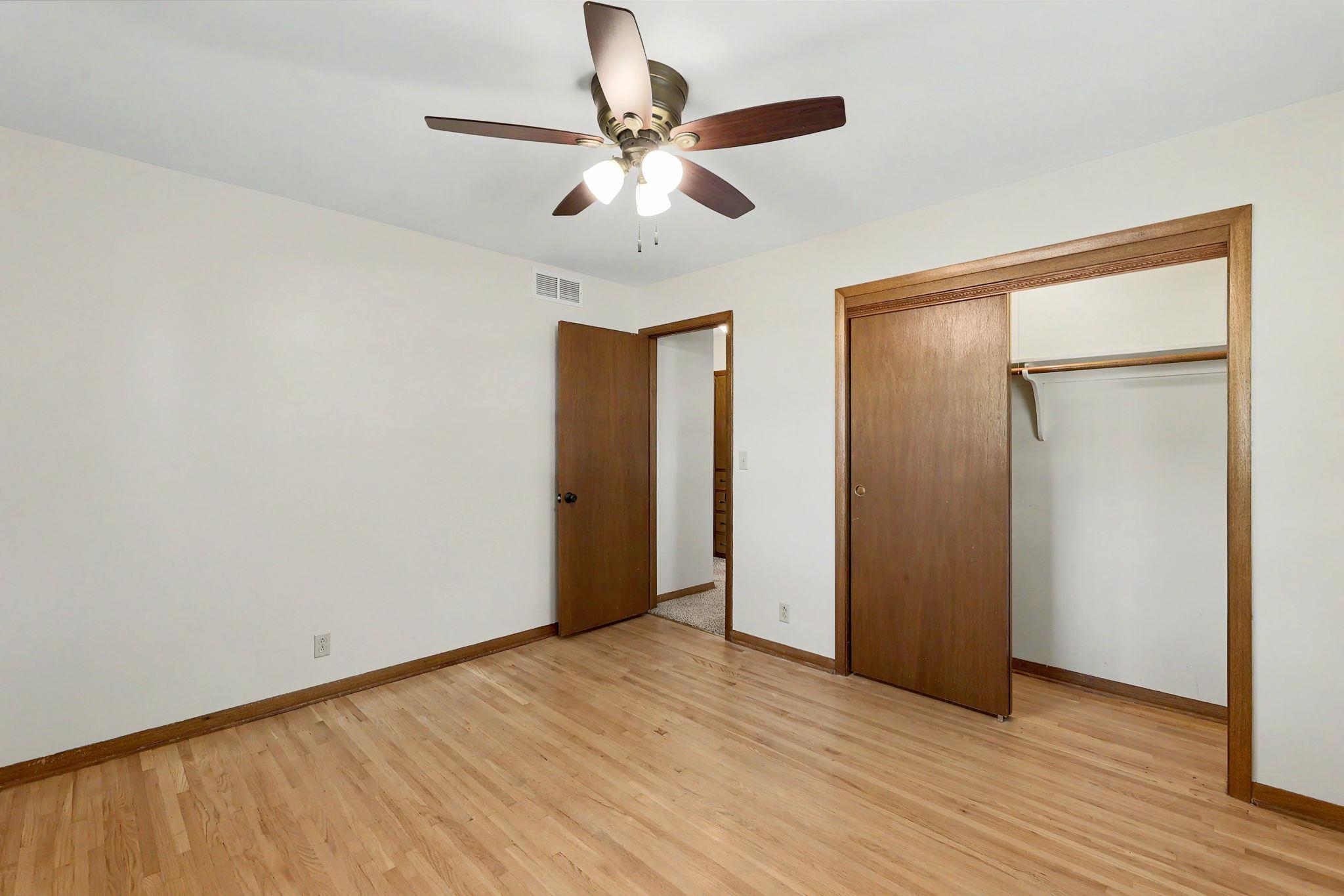 1430 N Mount Carmel Ave Property Photo 20