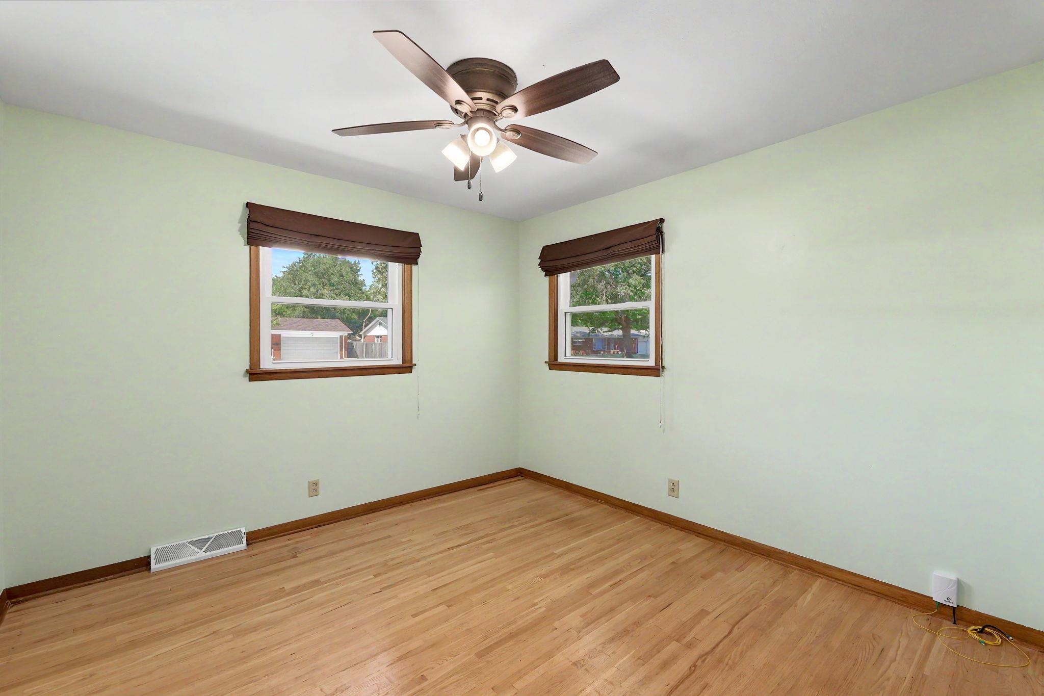 1430 N Mount Carmel Ave Property Photo 21