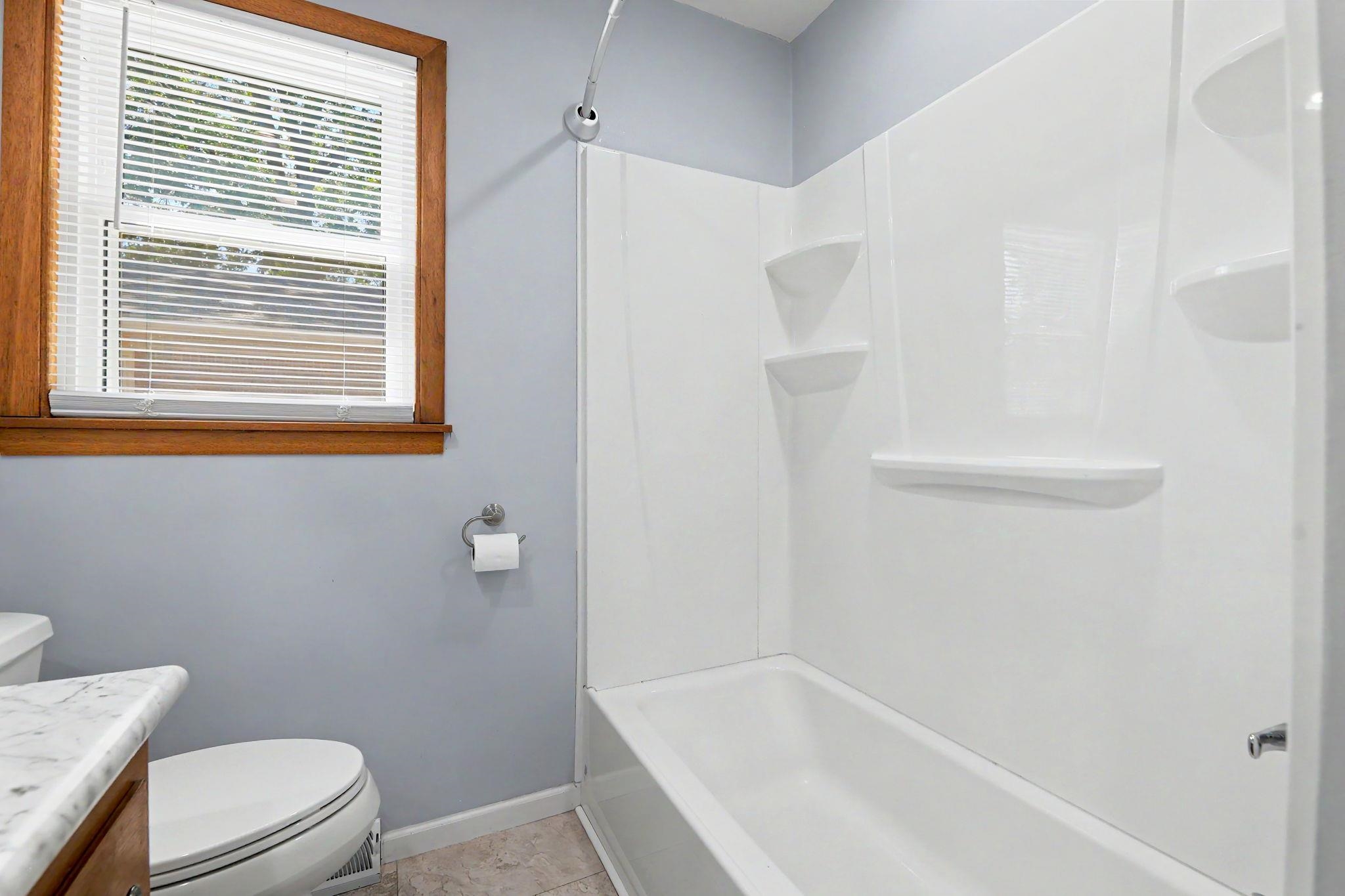 1430 N Mount Carmel Ave Property Photo 24